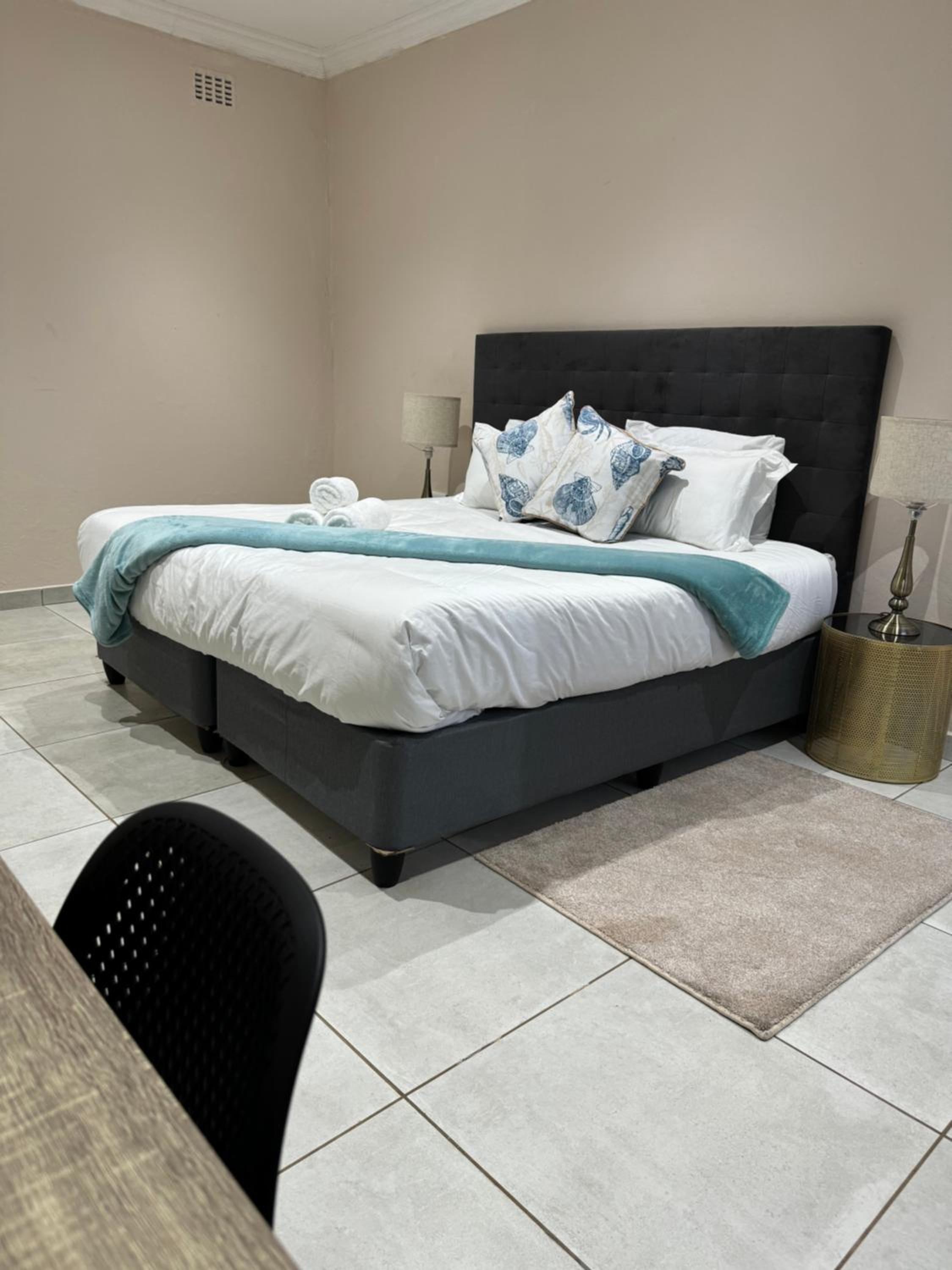 Deluxe Double or Twin Room photo 2