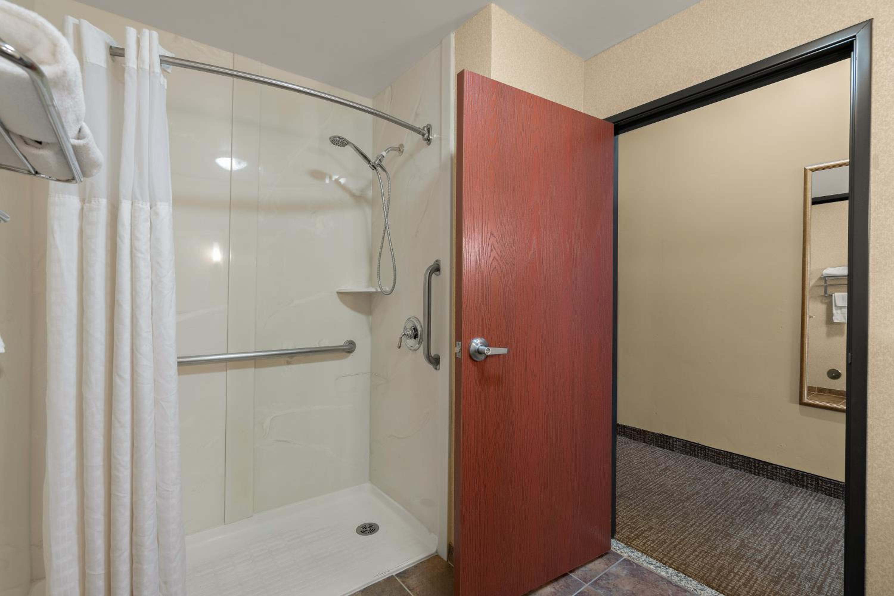 King Room - Disability Access/Non-Smoking - Photo 2