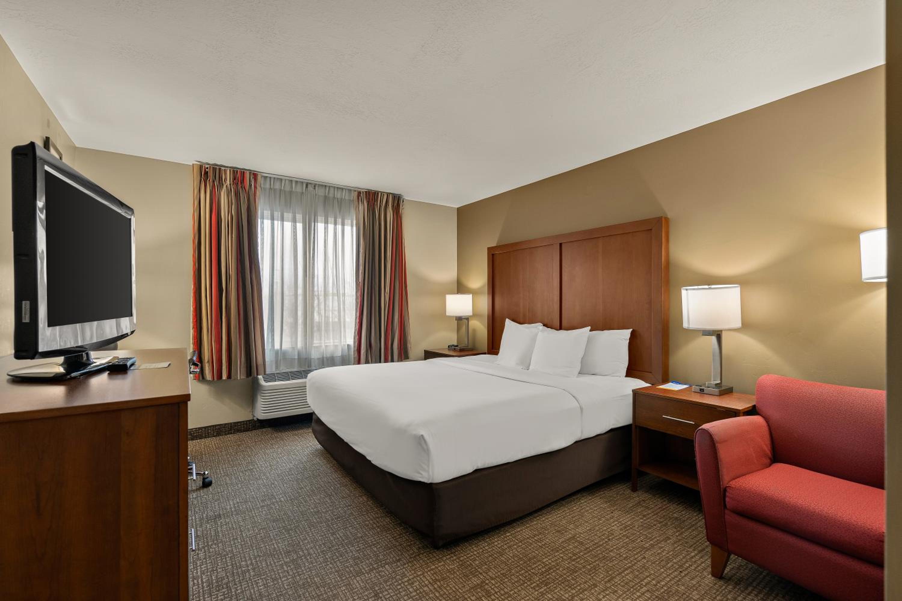 King Room - Non-Smoking - Photo 5