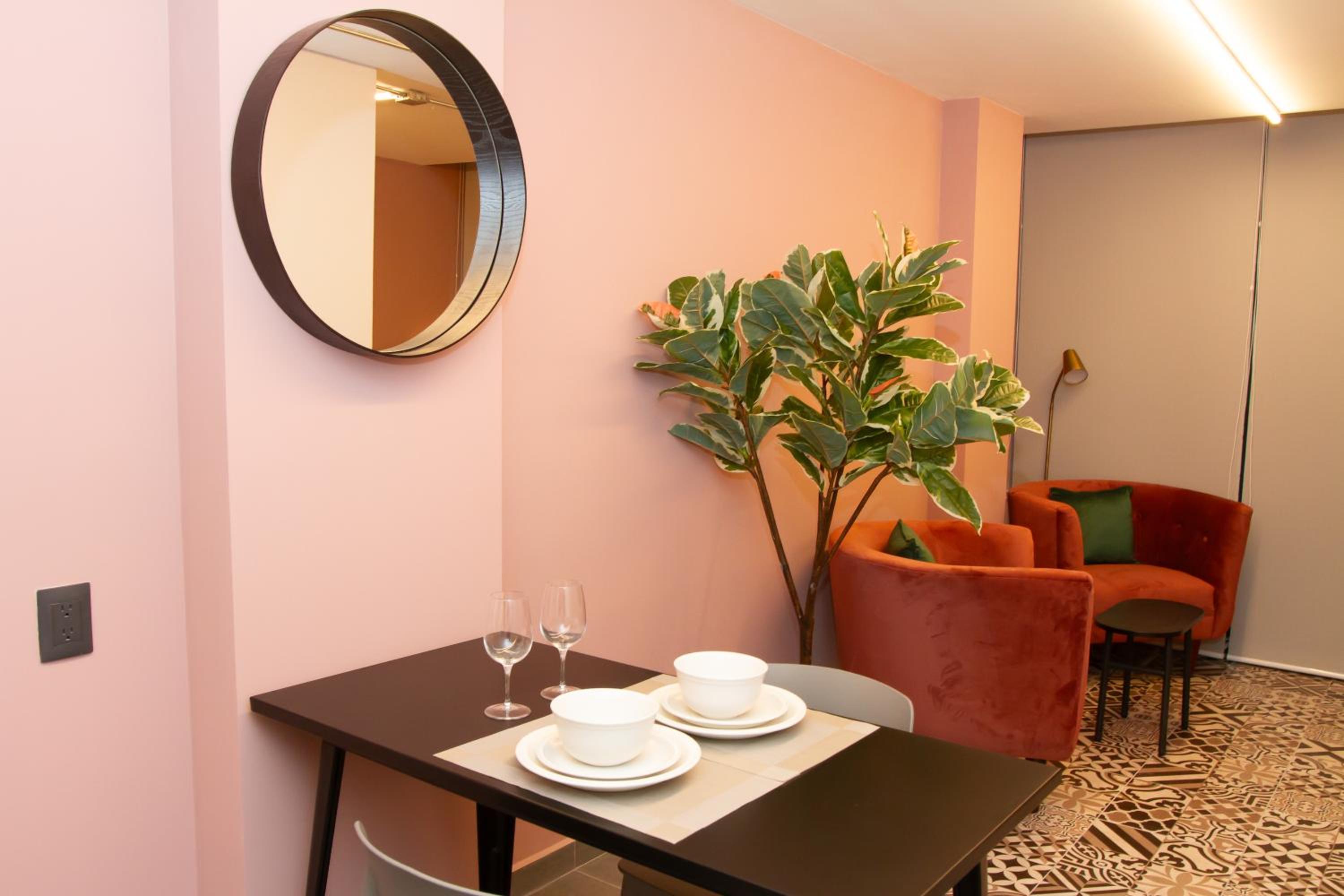 Suite with City View - Photo 8