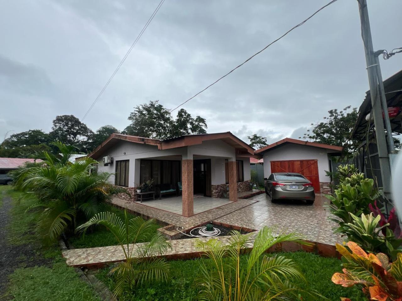 Three-Bedroom House photo 2