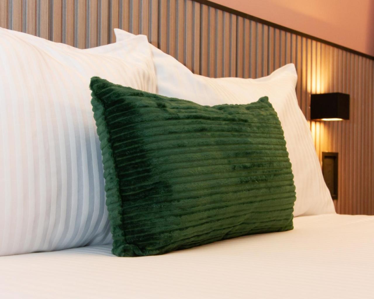 Suite with City View - Photo 12