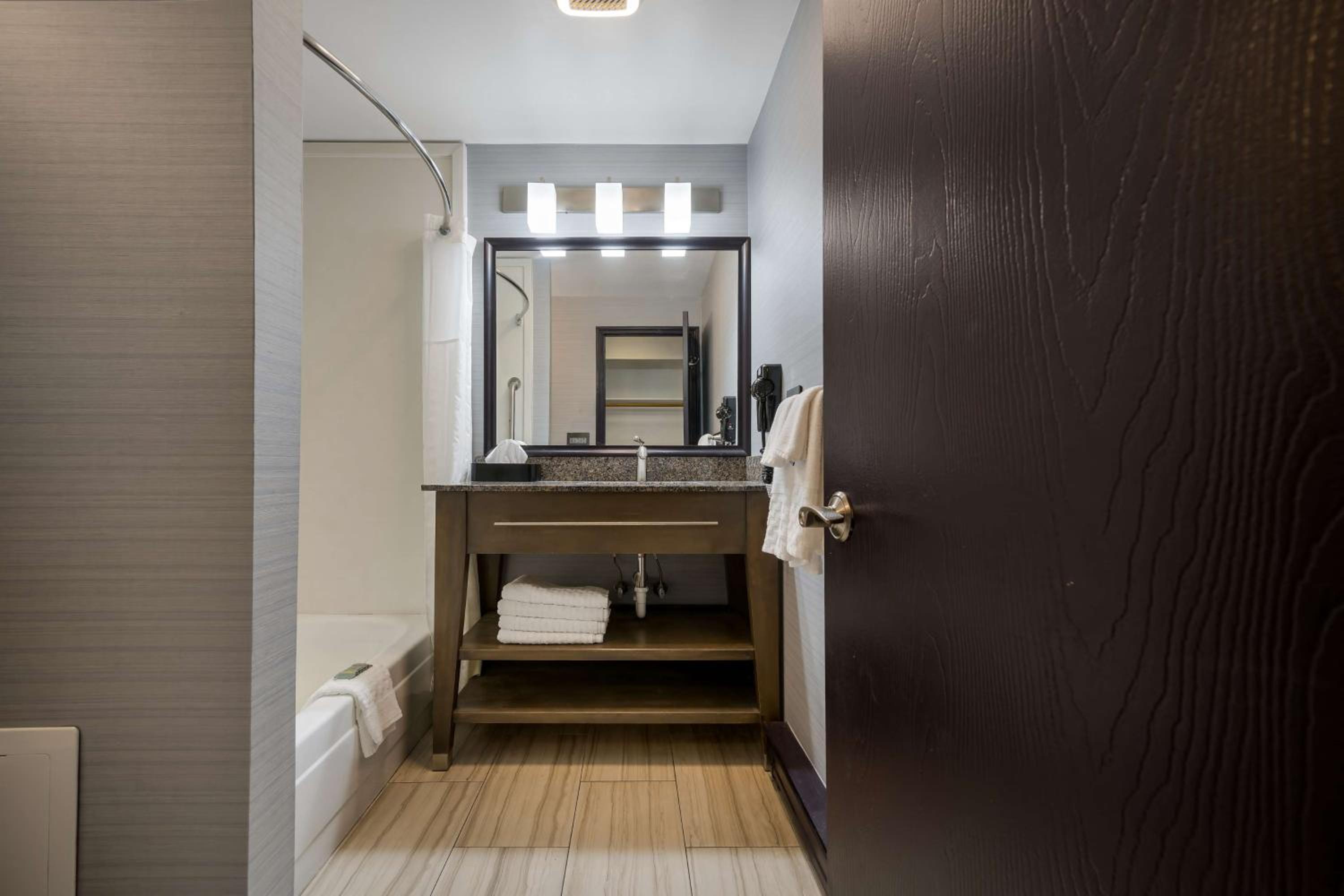 Double Room with Two Double Beds - Photo 6