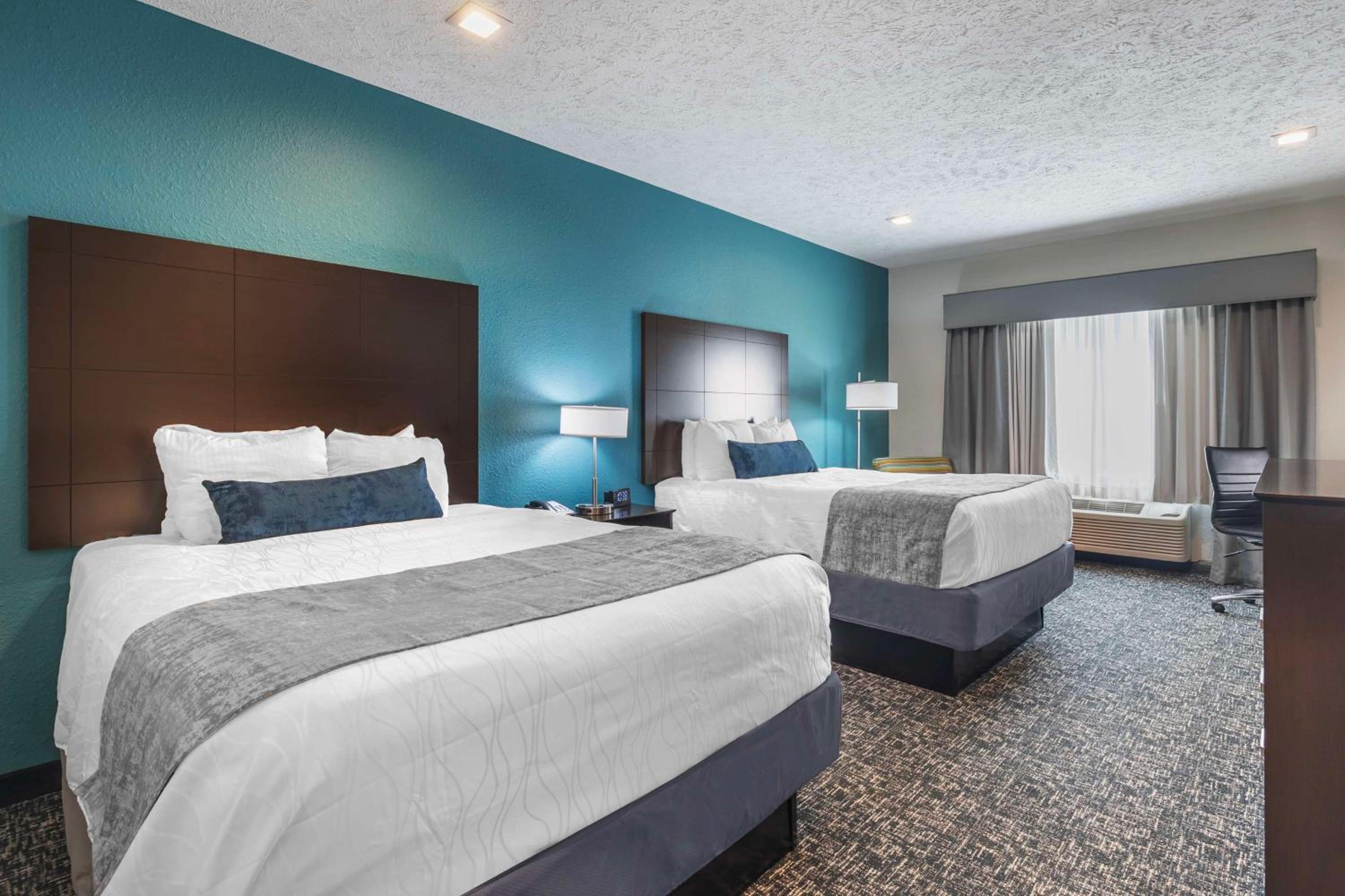 Queen Room with Two Queen Beds and Mobility Accessible Roll-In Shower - Photo 3