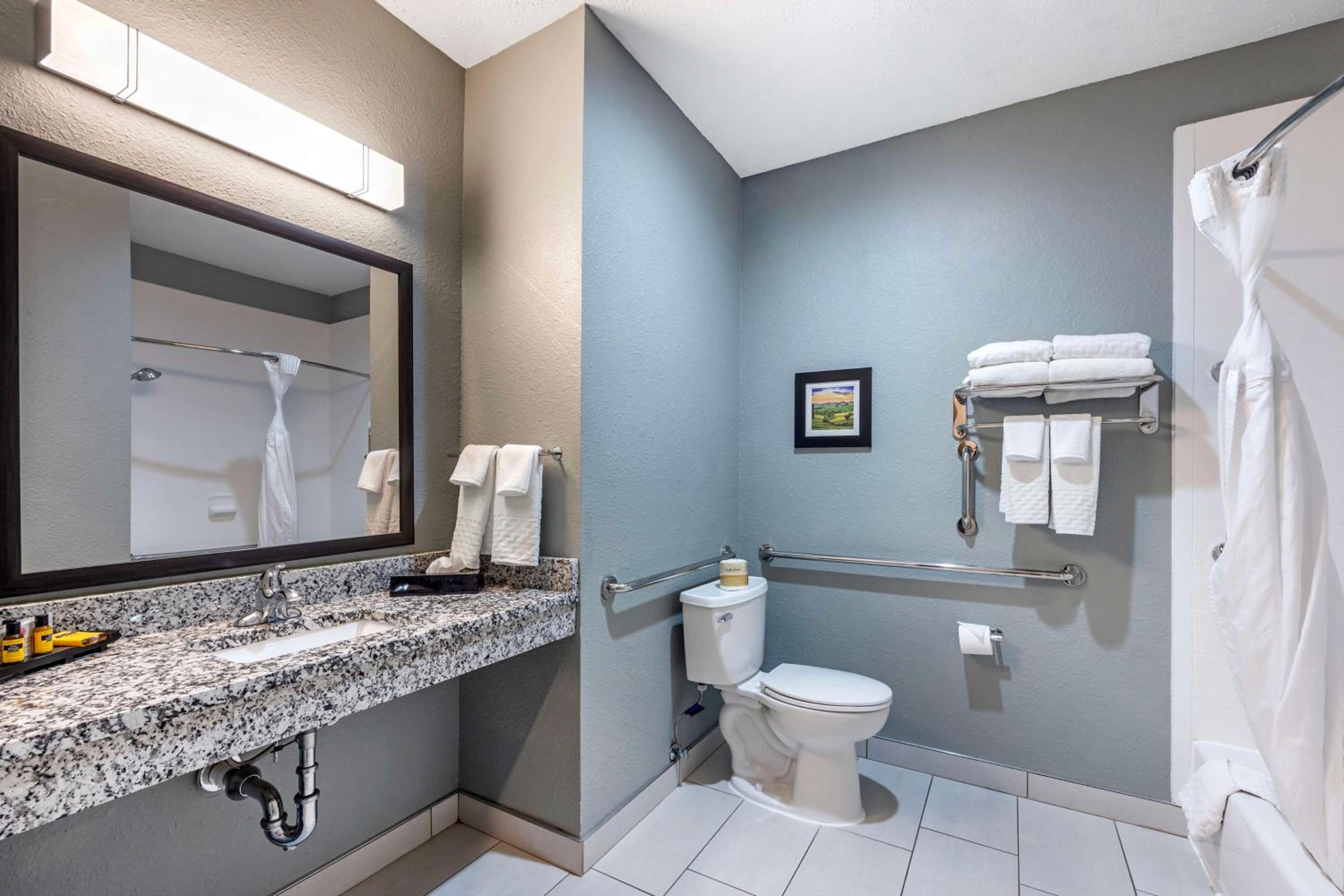 Queen Room with Two Queen Beds and Mobility Accessible Bathtub - Photo 3