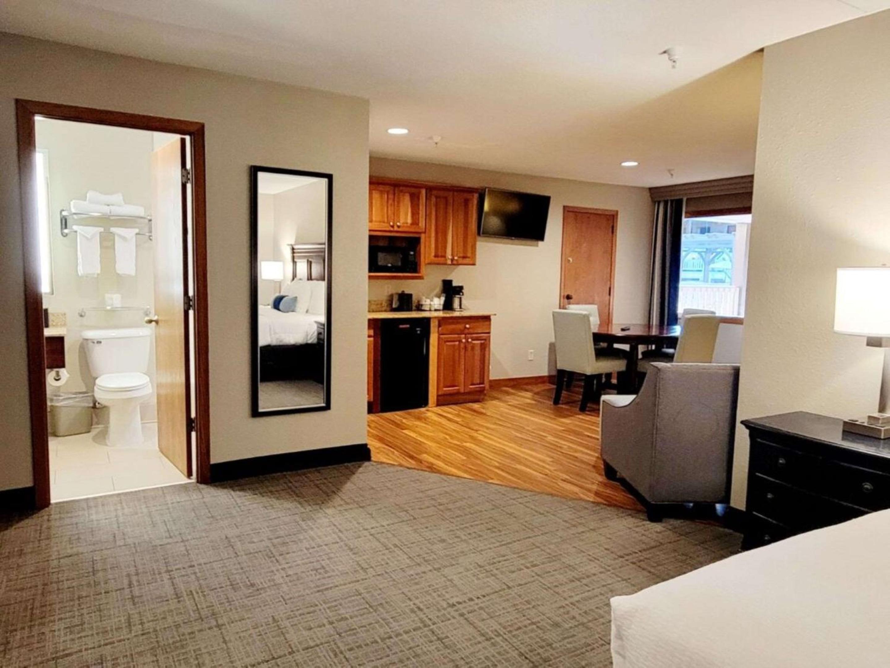 King Suite - Photo 4