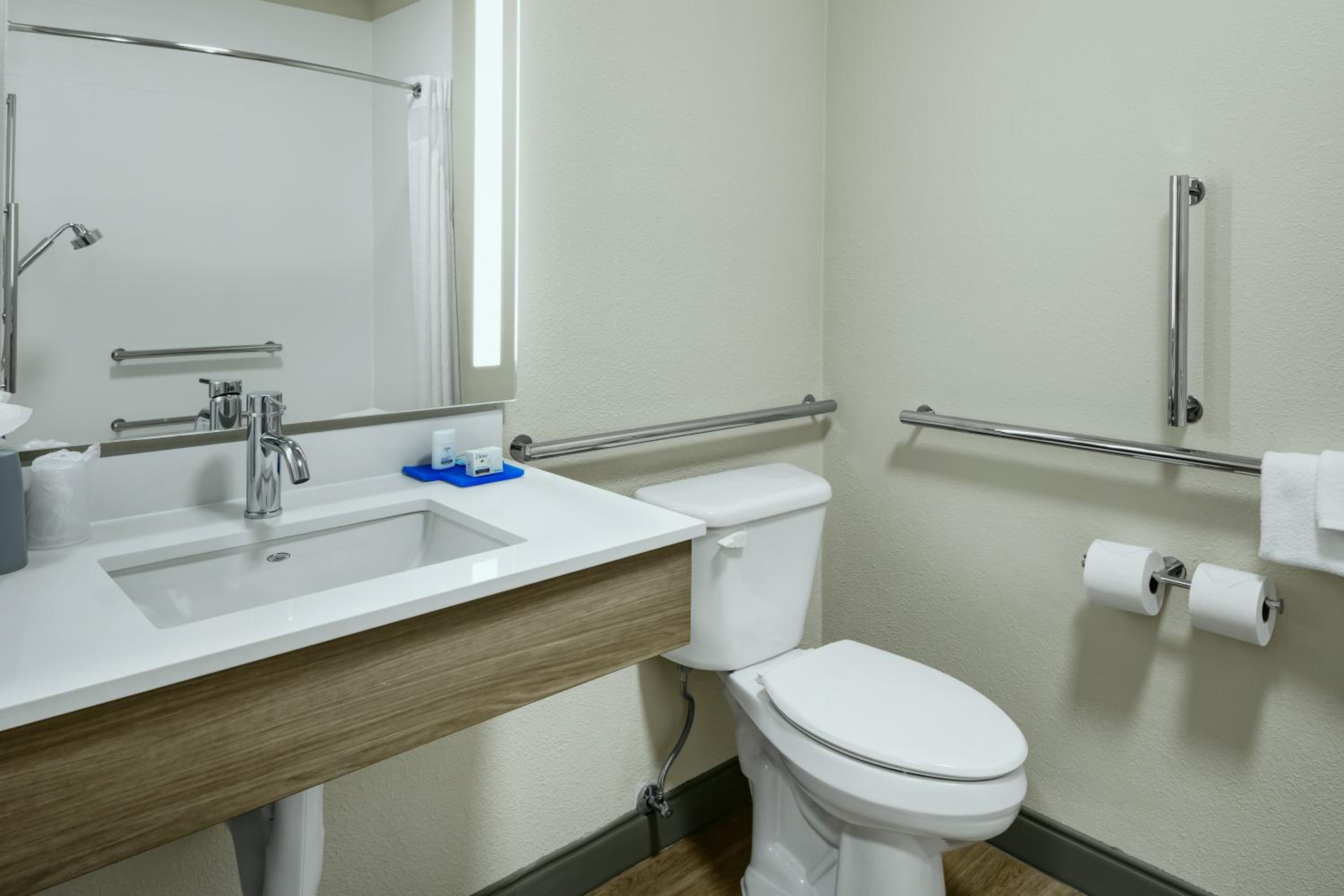 King Room - Disability Access - Photo 5