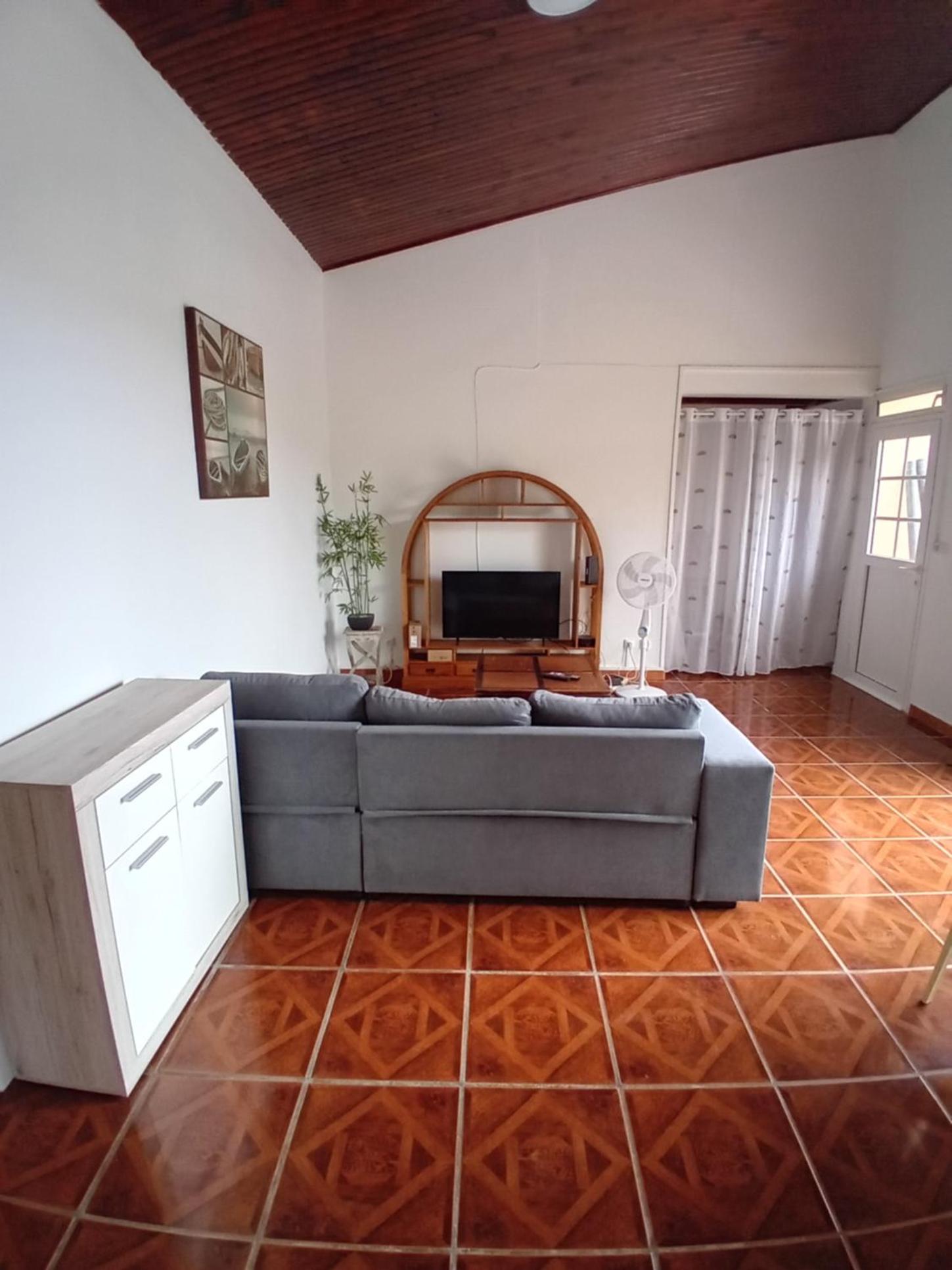 One-Bedroom House photo 1