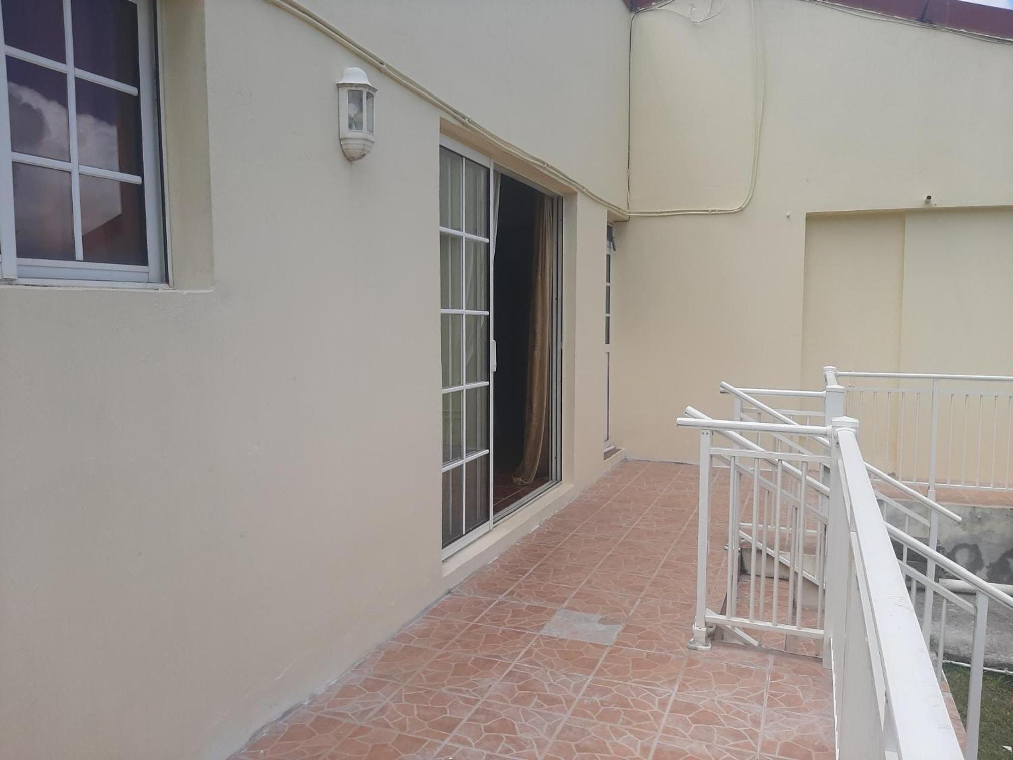 One-Bedroom House photo 2