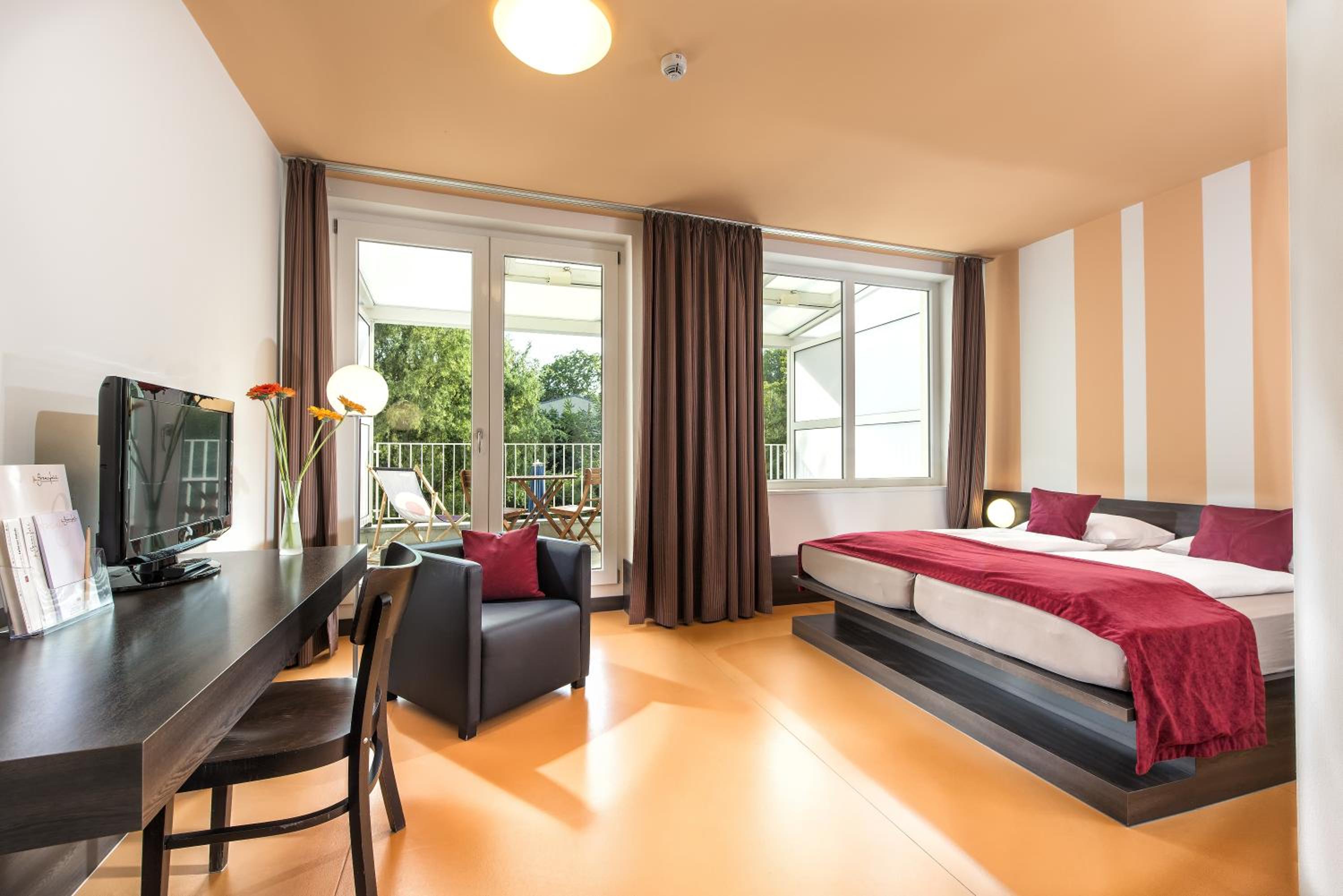 Double Room with Garden View and Balcony photo 1