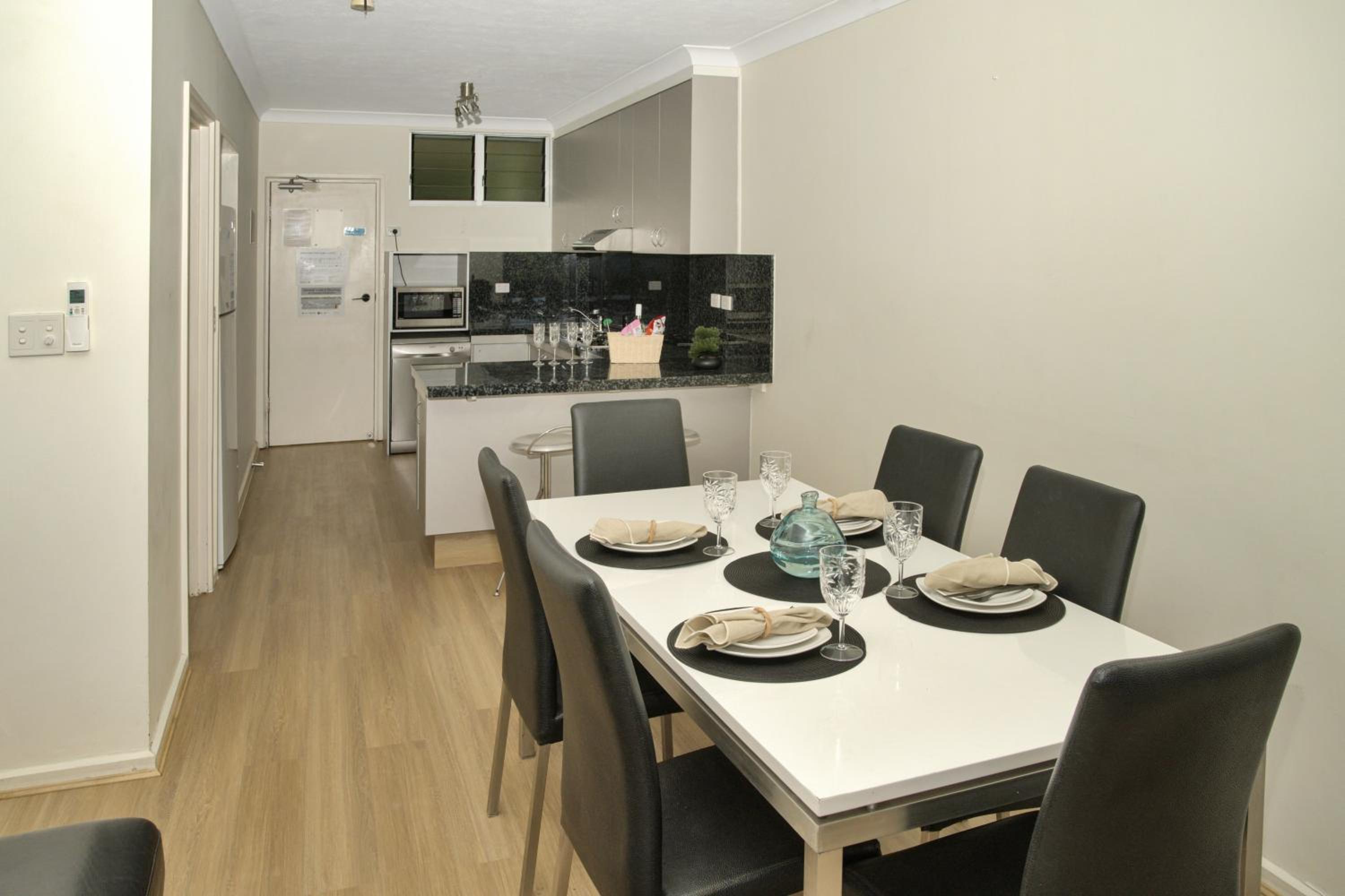 Poinciana Ground Floor 2 Bedroom photo 3