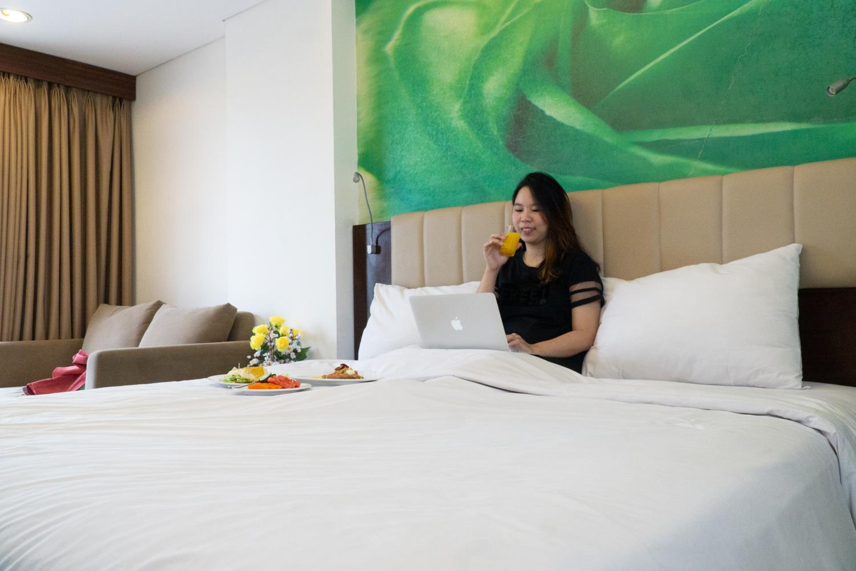 Deluxe Double Room with Balcony photo 2