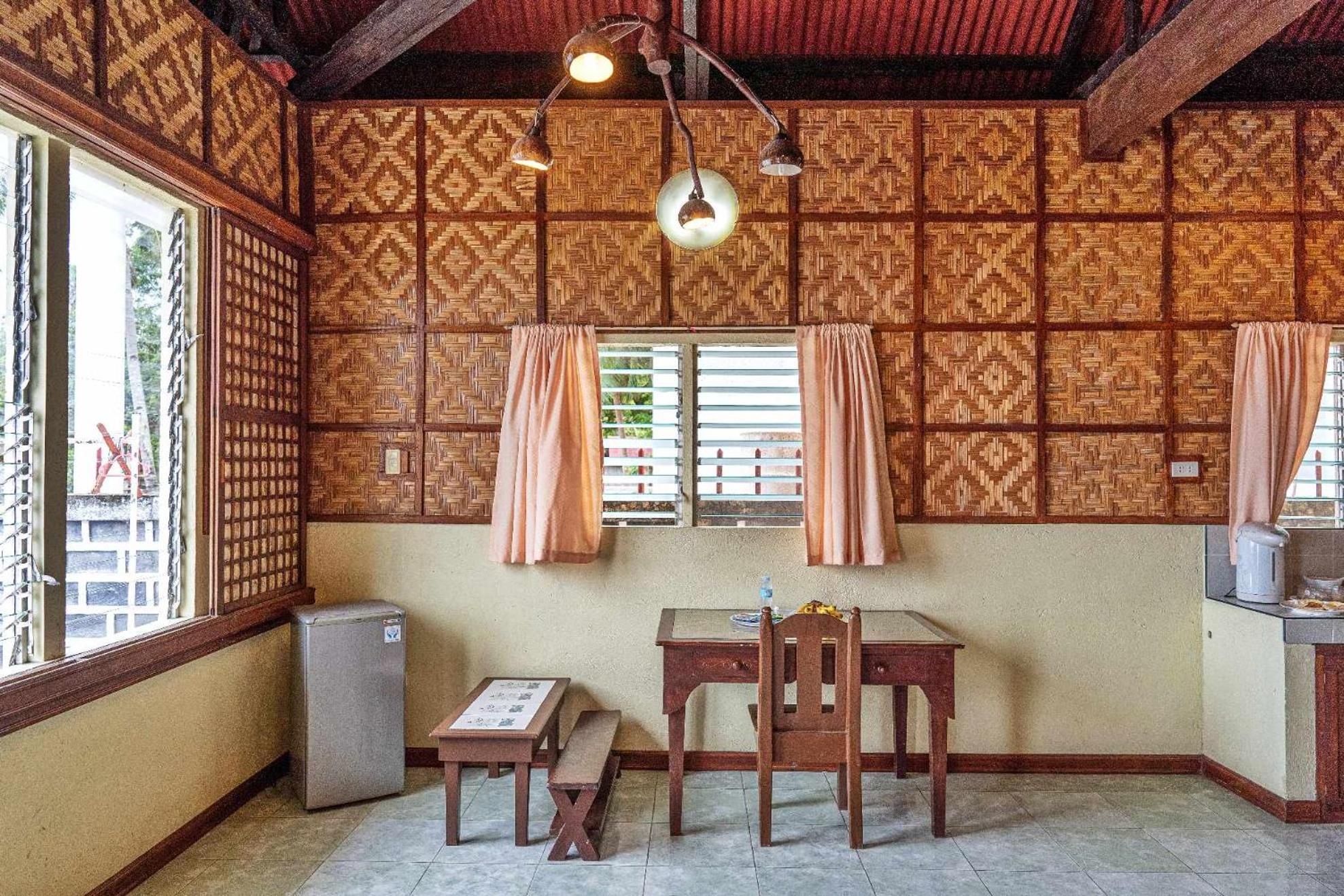 Deluxe Suite with Sea View