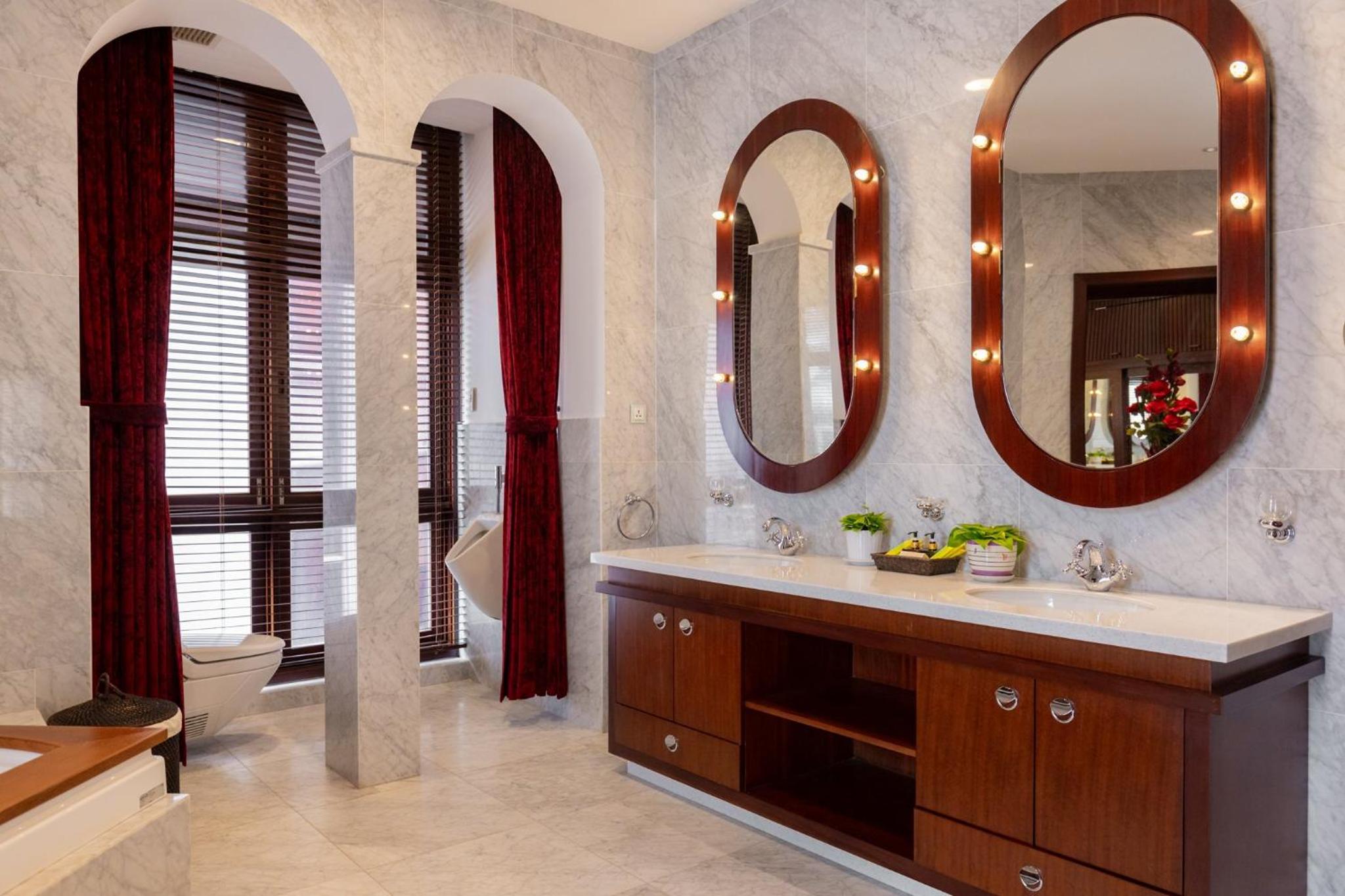 Villa photo 2