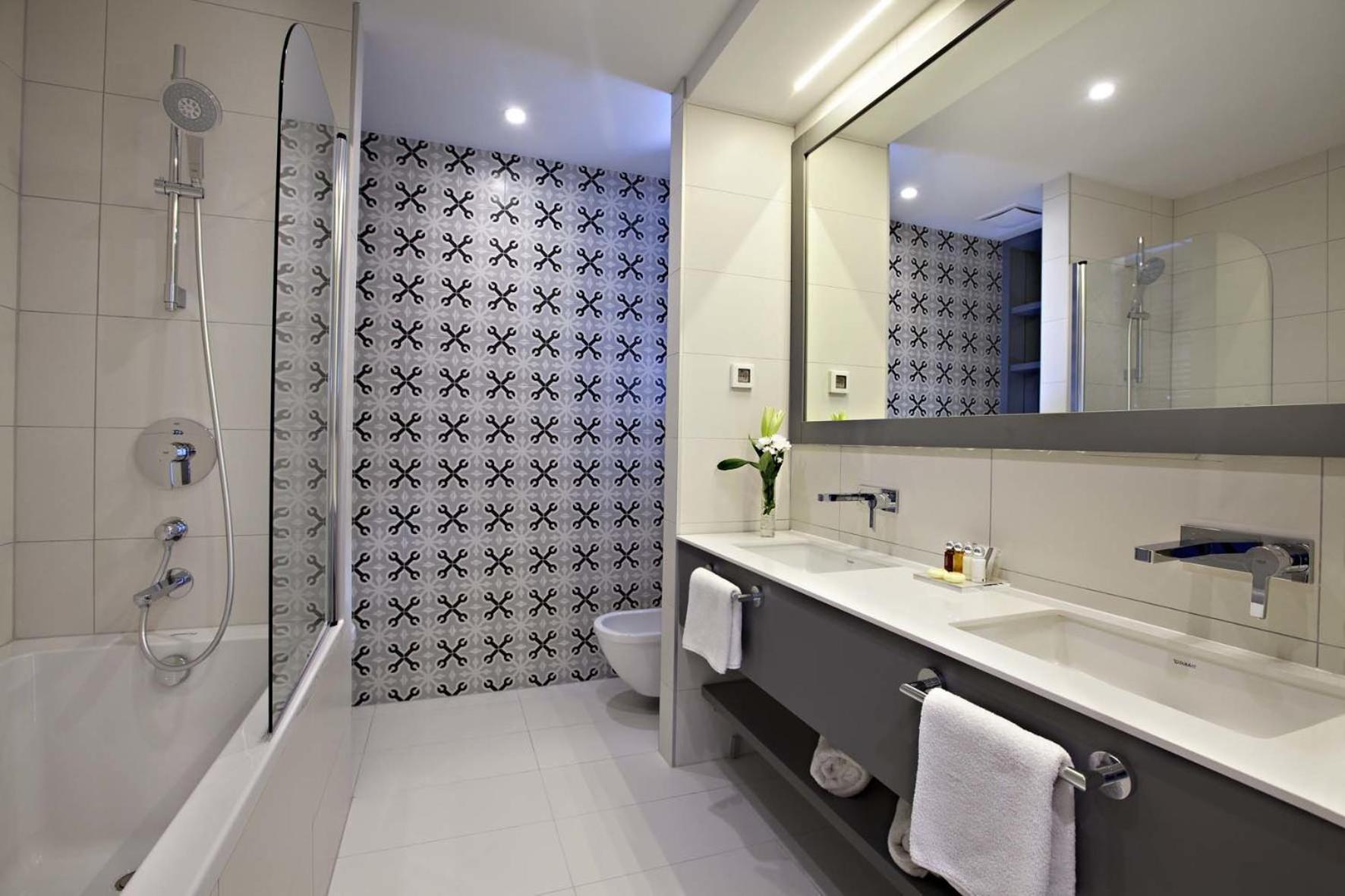 Premium Skyline Sea View Suite with Balcony