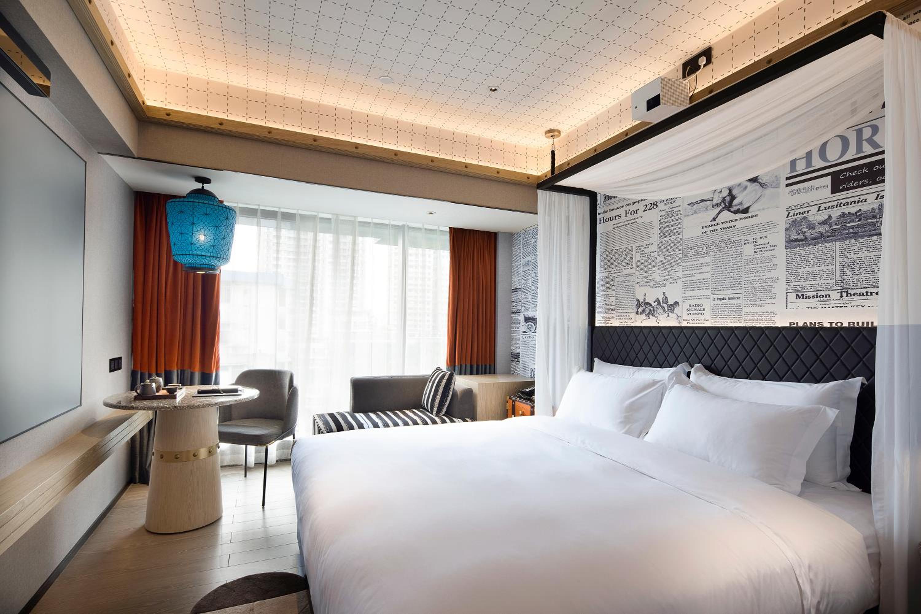 Deluxe King Room photo 1