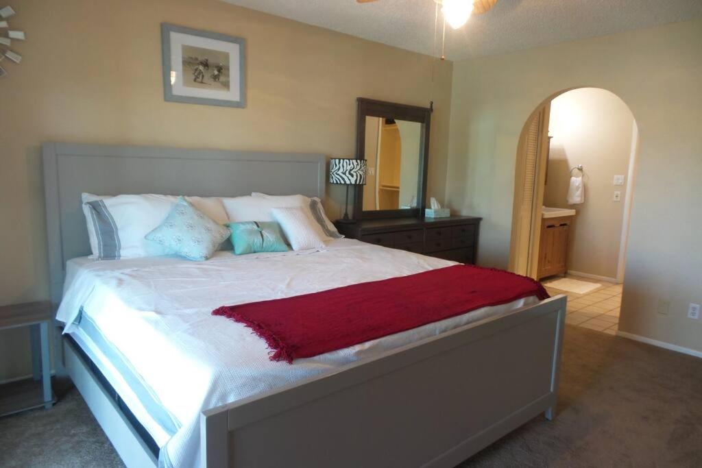 Three-Bedroom House photo 1