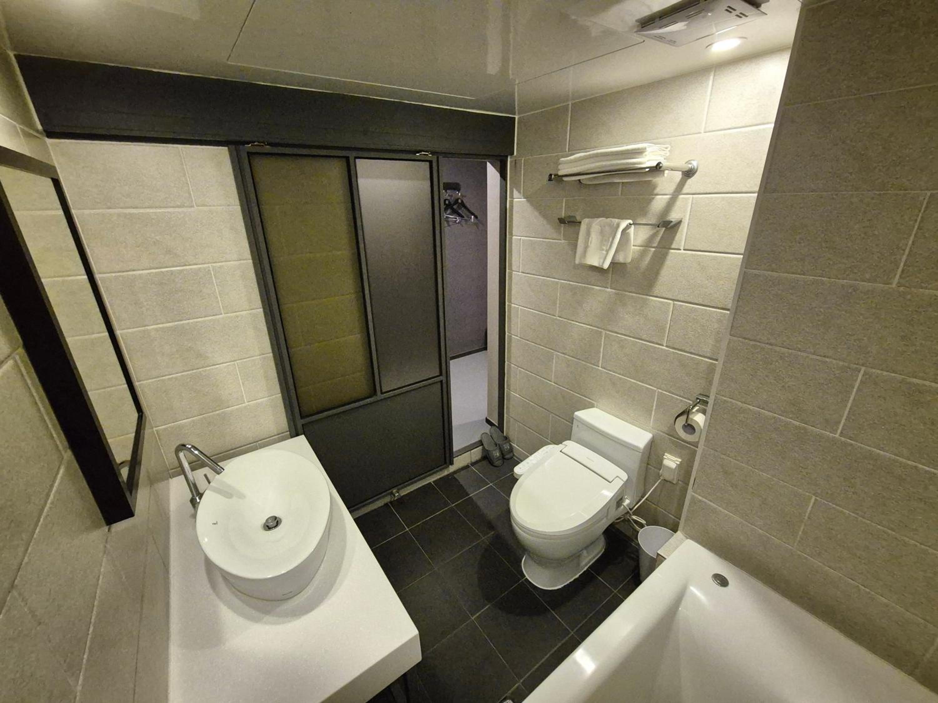 Deluxe Room - Photo 14
