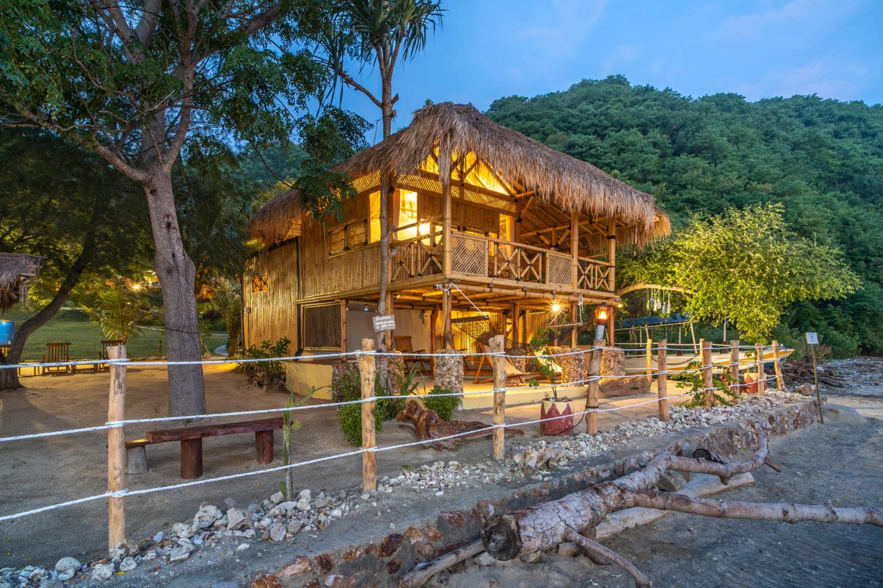 Villa - Beach Front - Photo 6