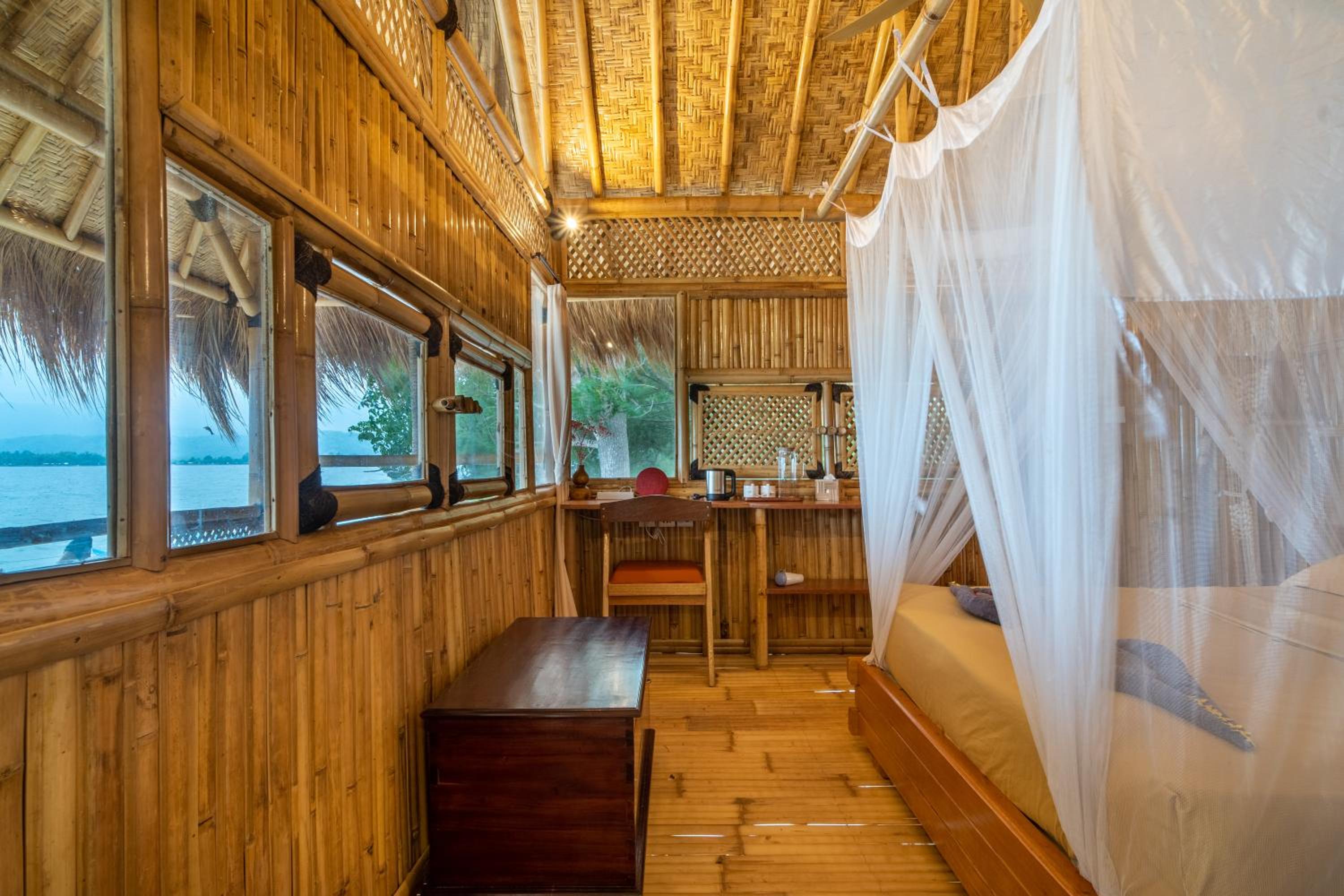Villa - Beach Front - Photo 9