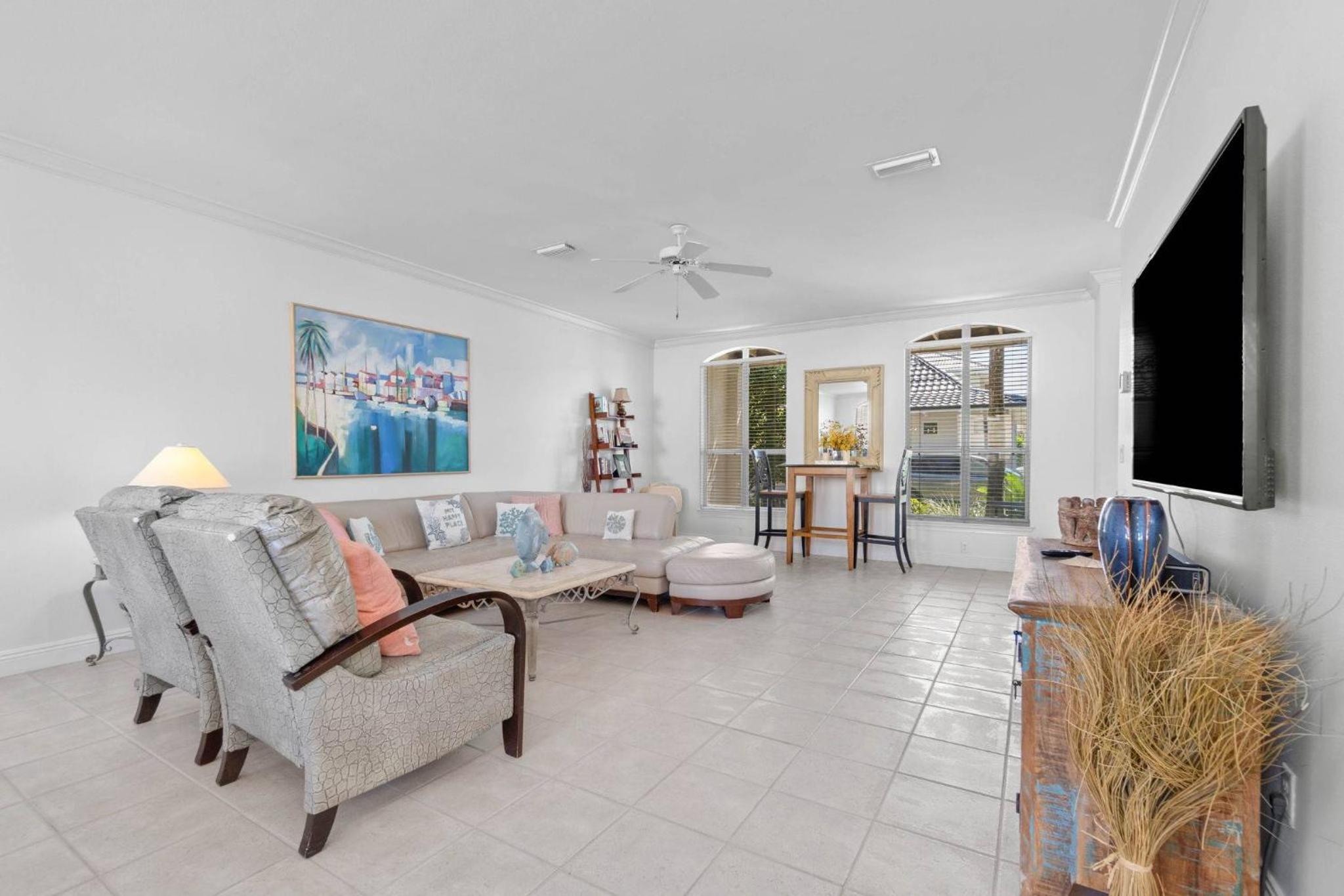 Four-Bedroom House photo 1
