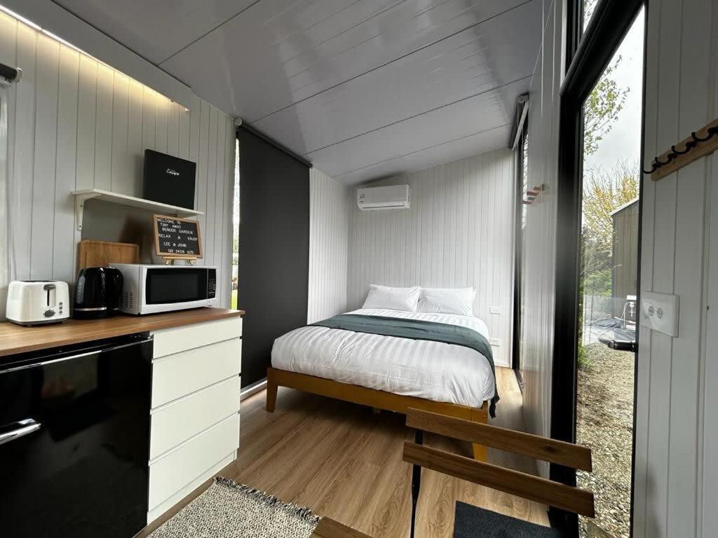 Mobile Home photo 3