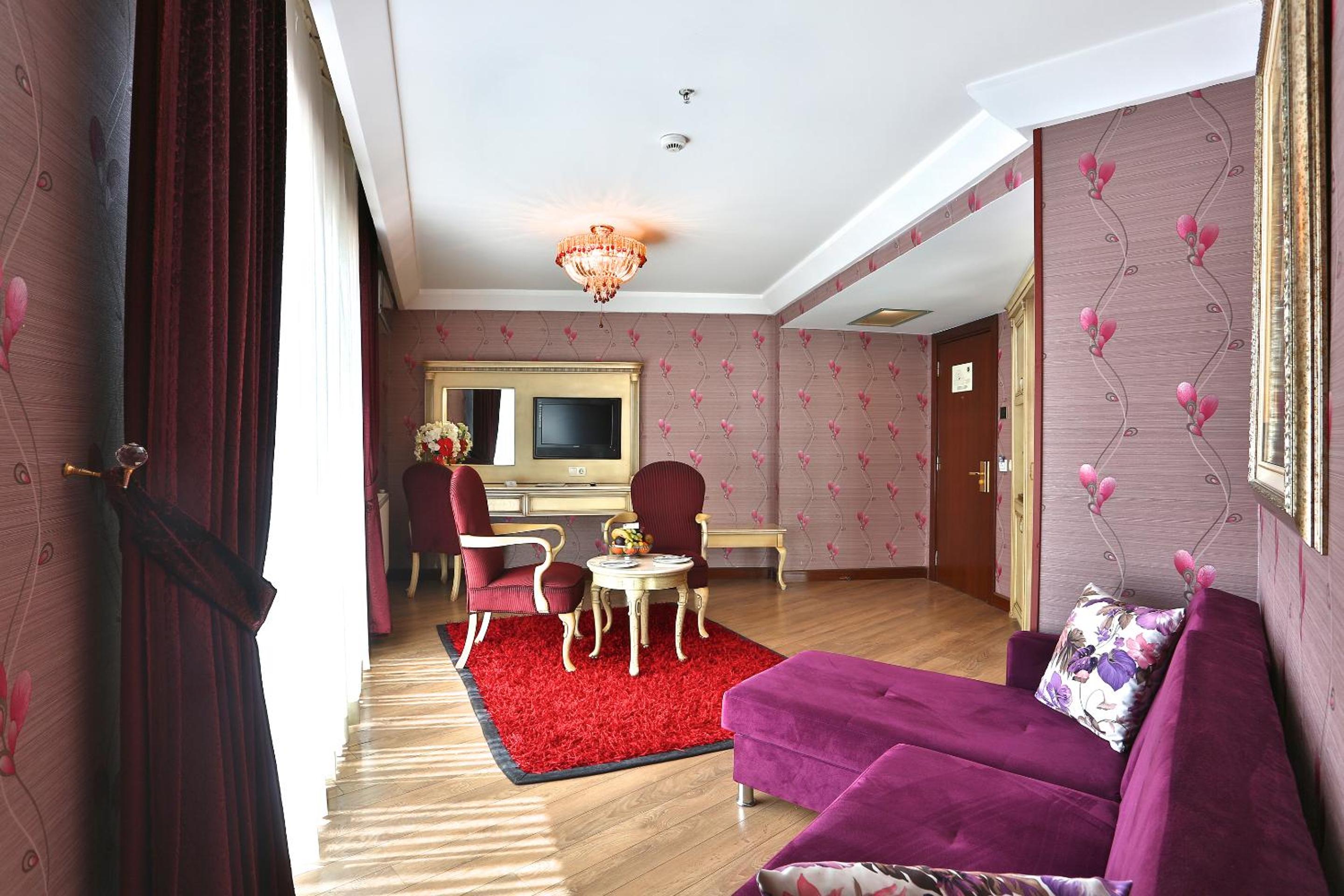 Corner Suite with Sea View photo 2