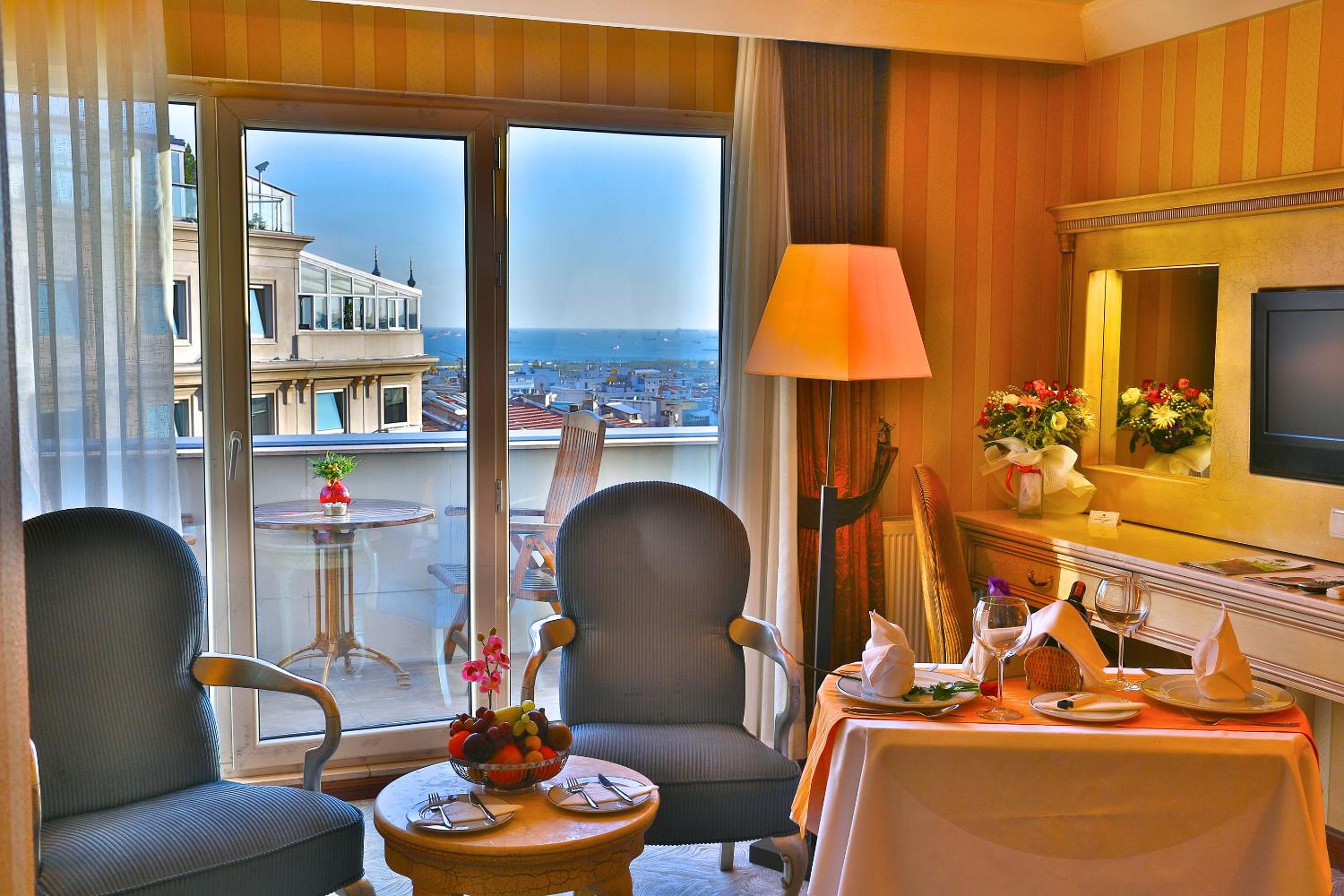 Junior Suite with Sea View photo 1