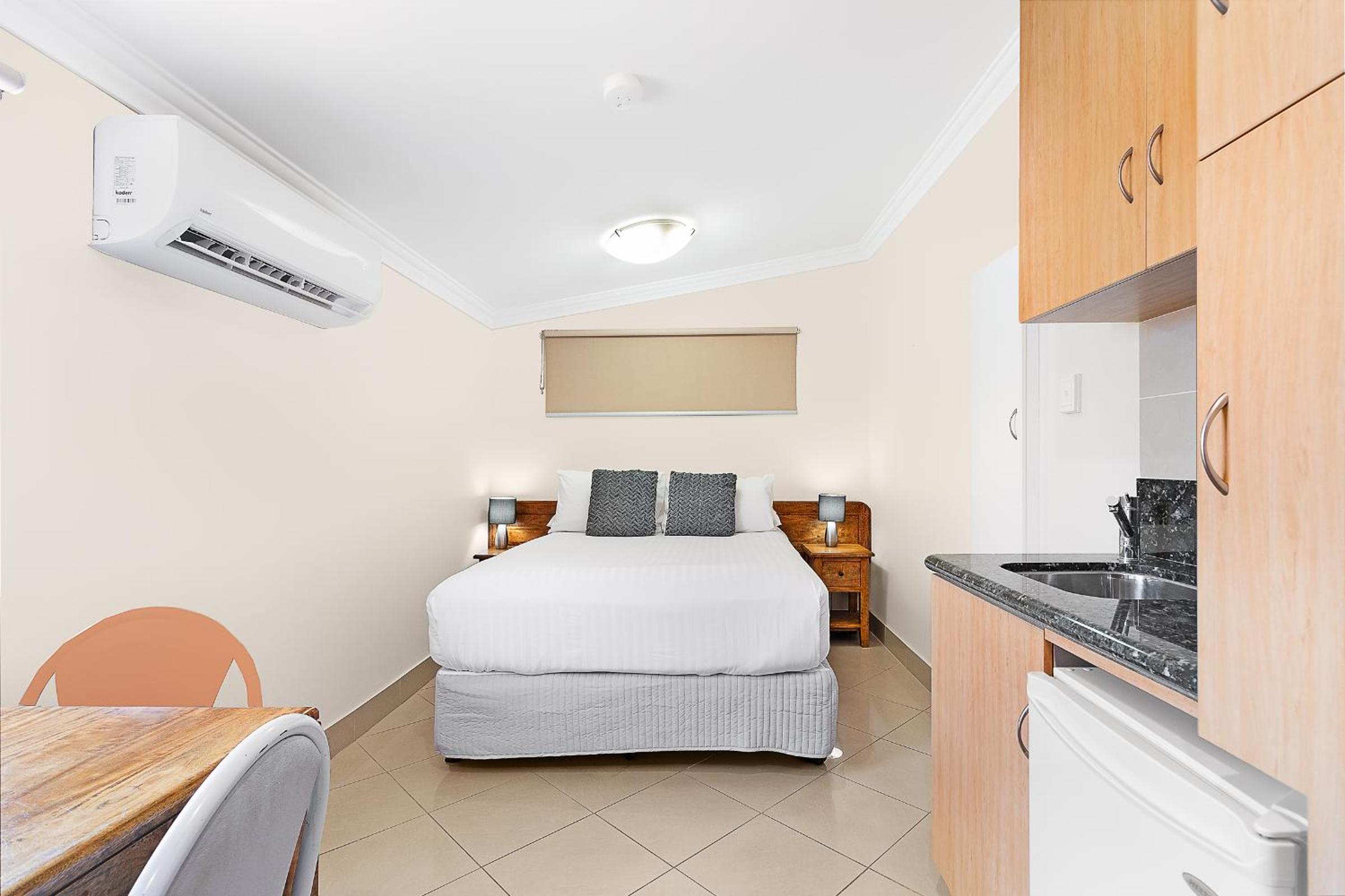 Deluxe Queen Room