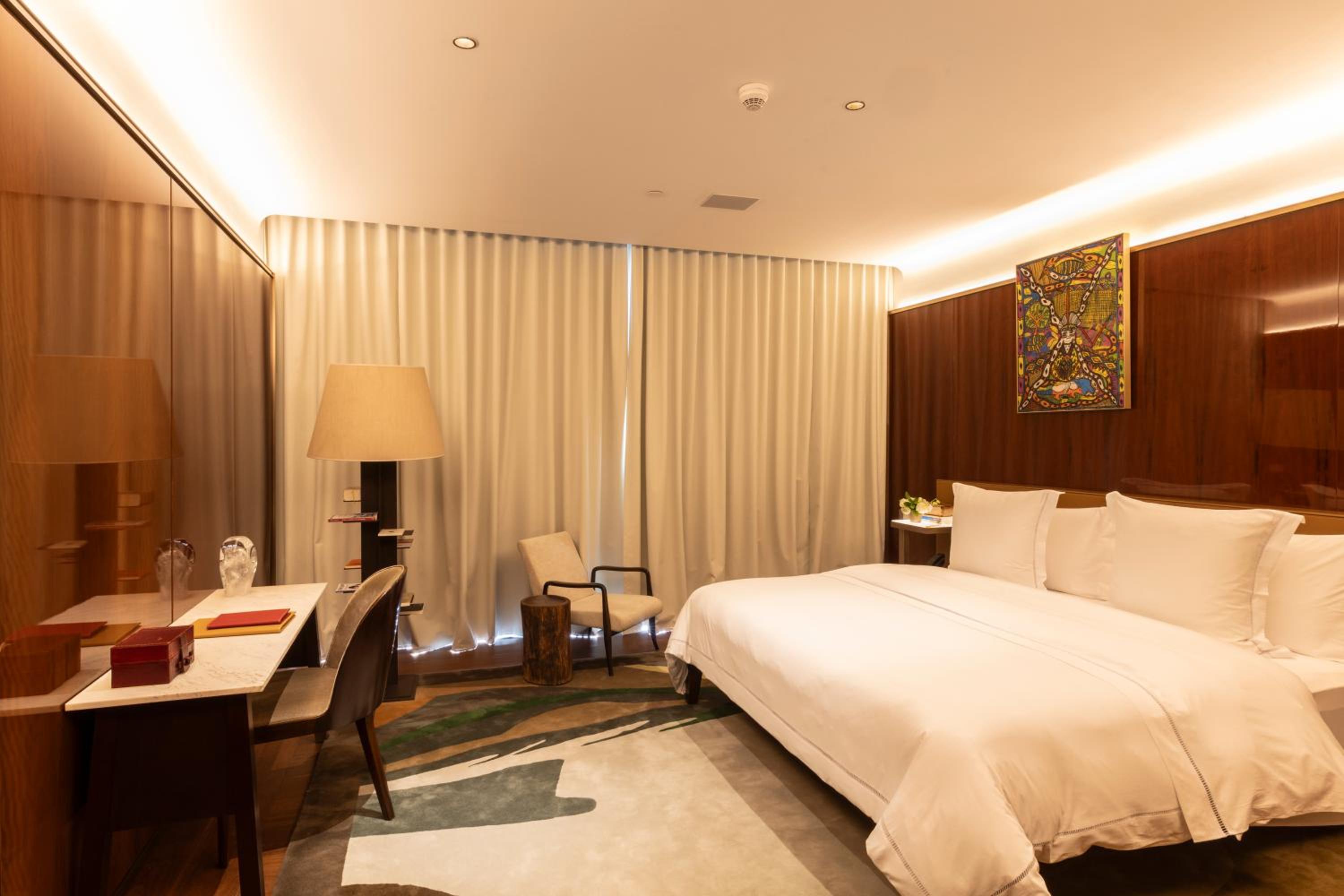 Two Bedroom Premier Suite - Photo 4