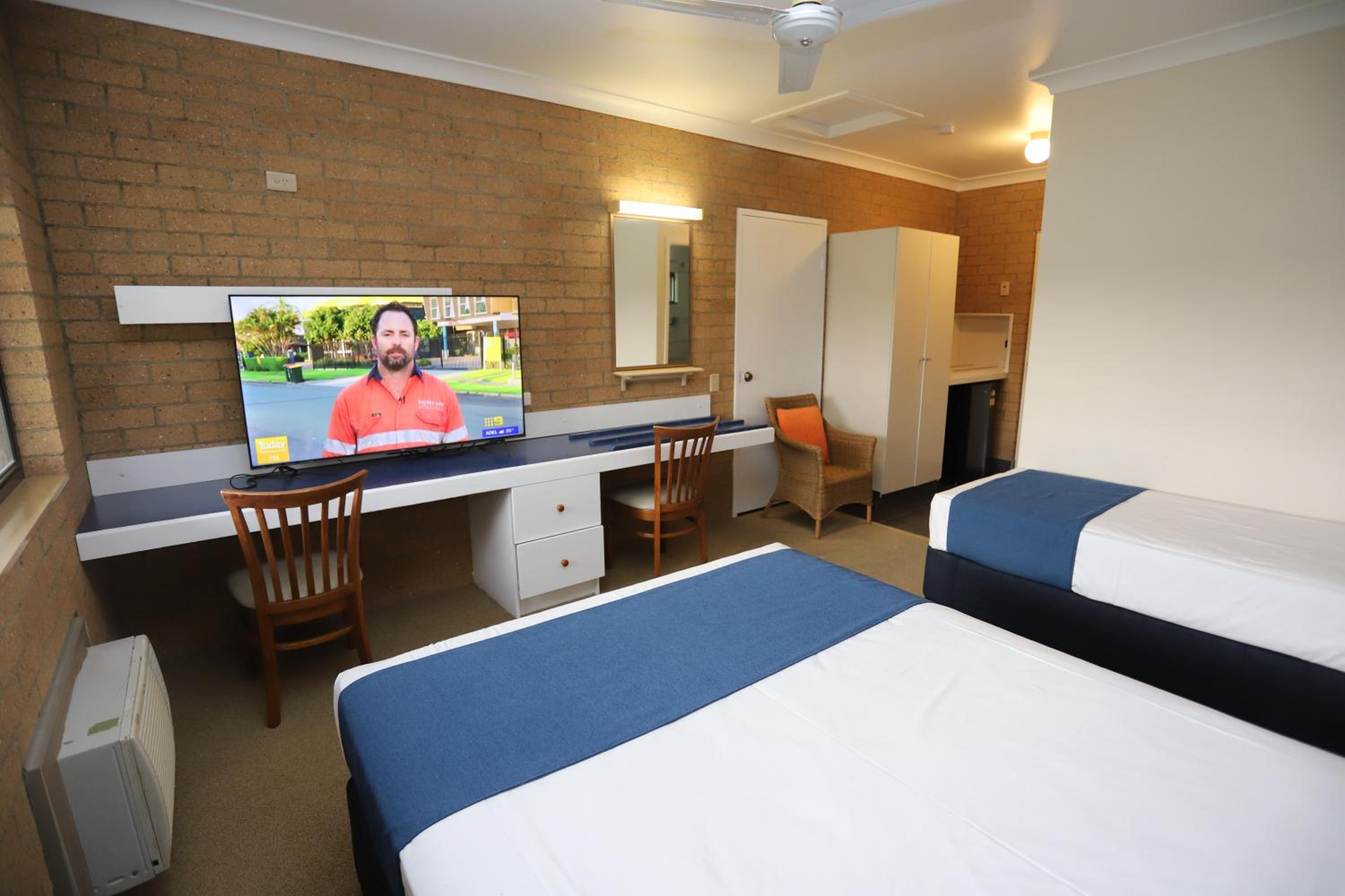 Twin Room Upstairs (No Pets)