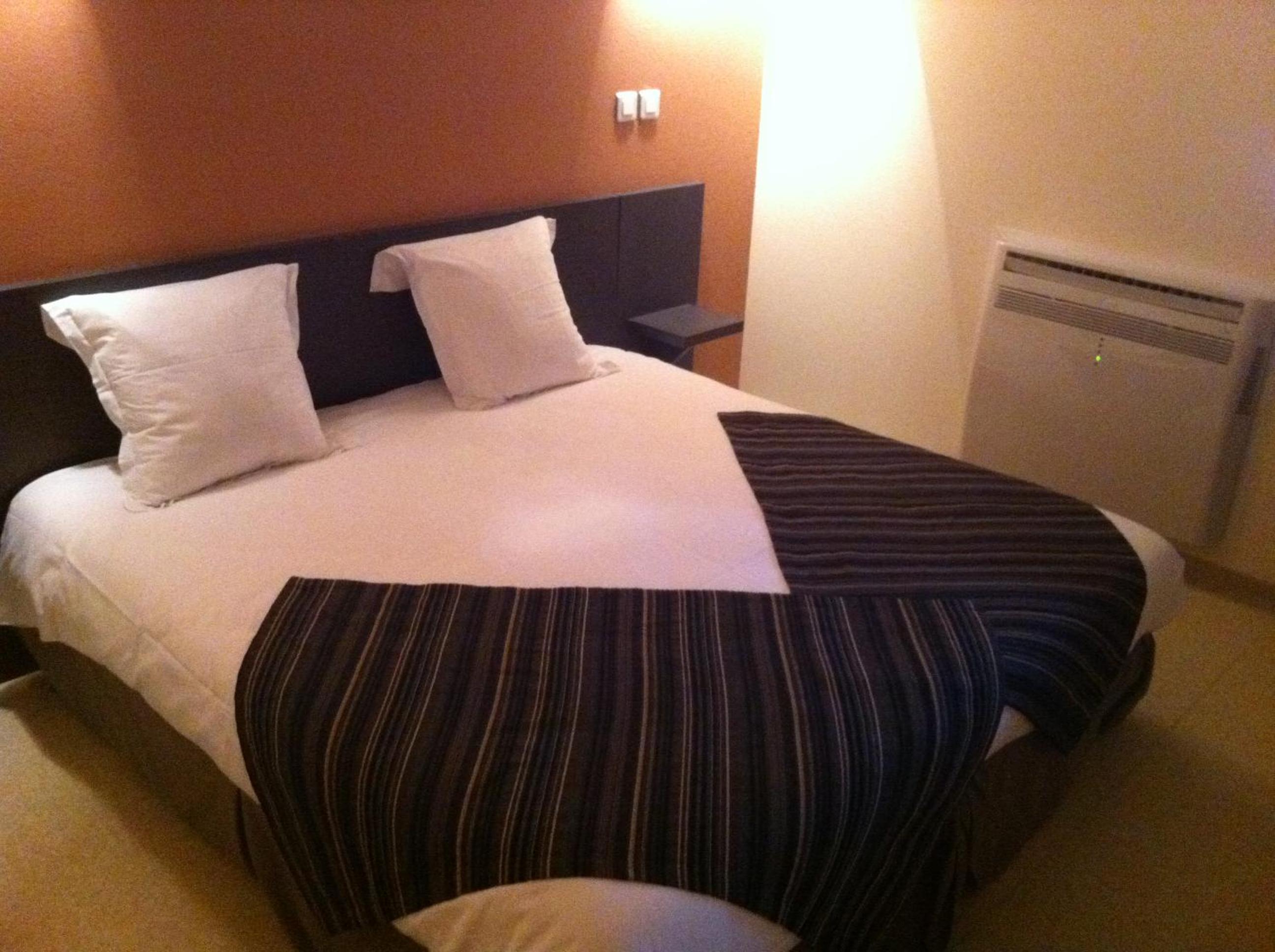 Triple Room (2 Adults + 1 Child) photo 2
