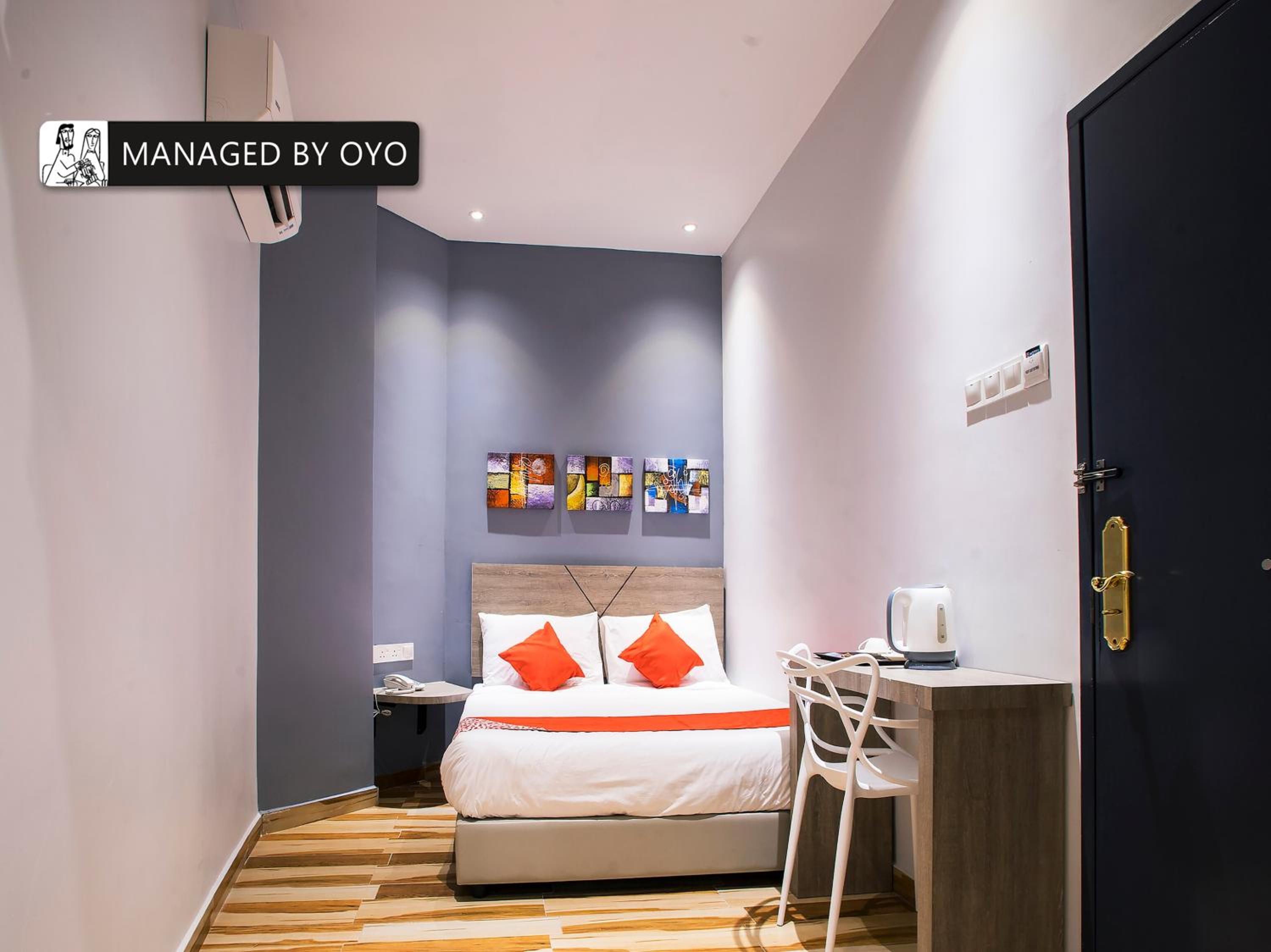 Standard Queen Room photo 1