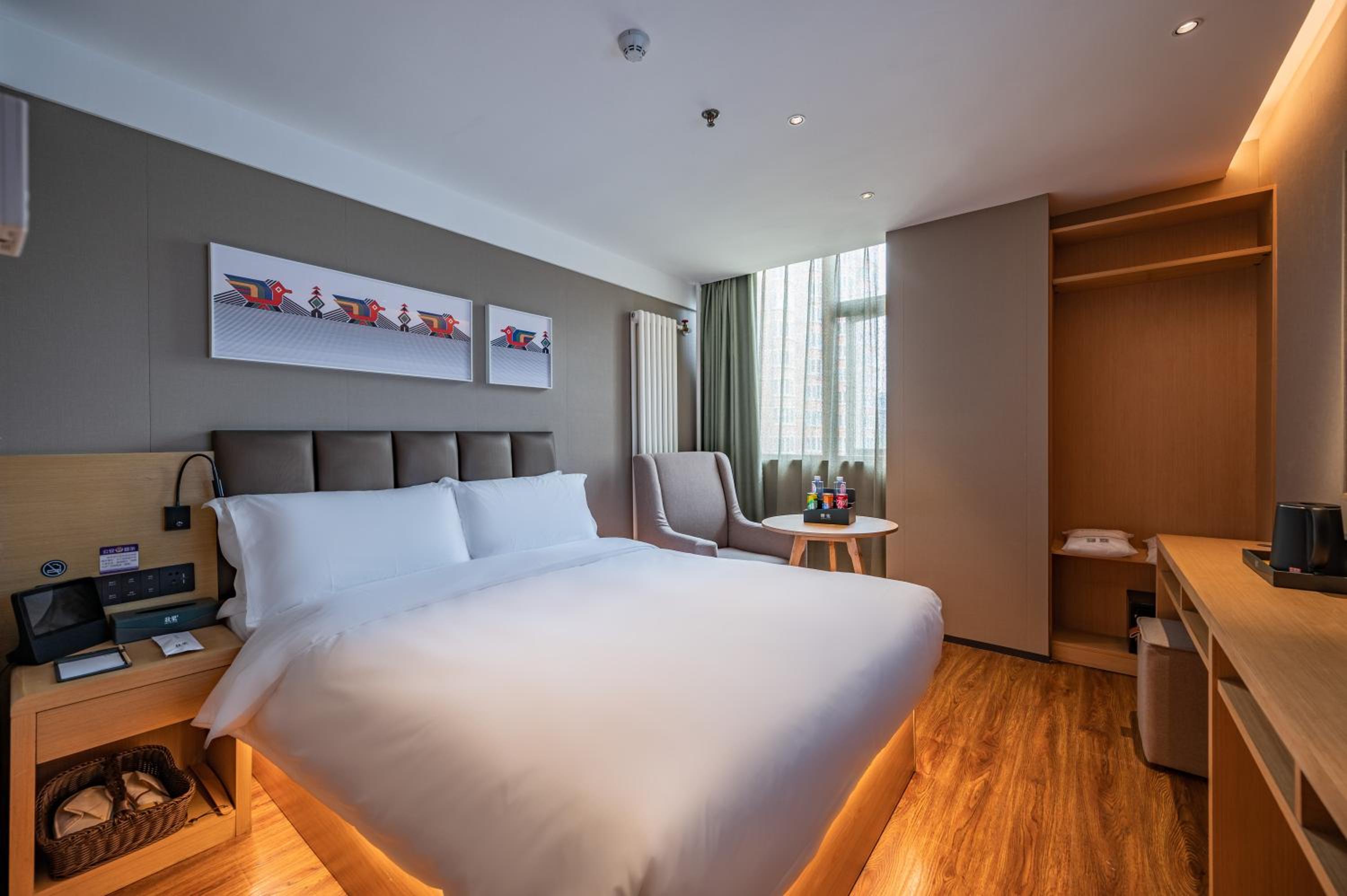 Superior King Room