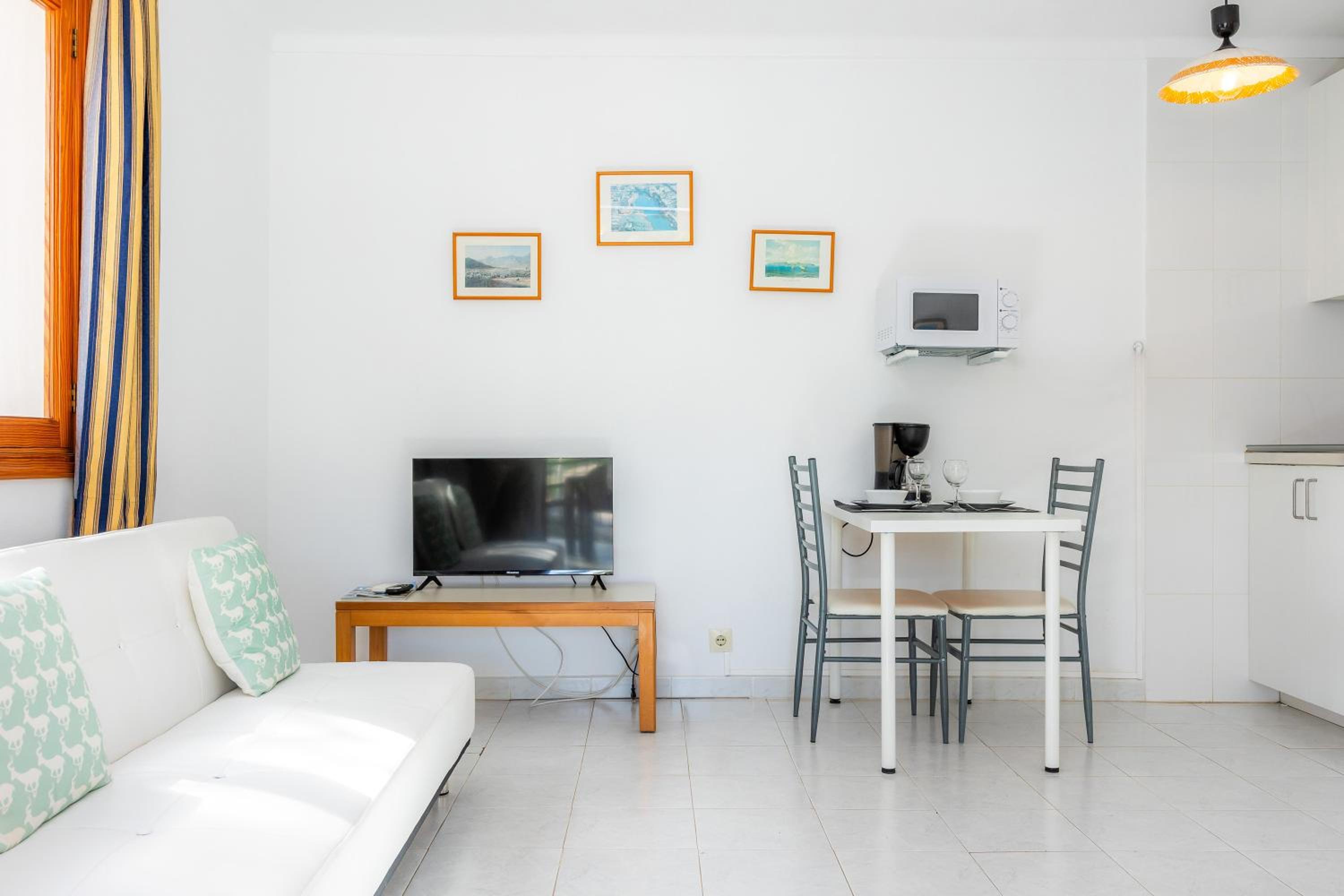 Superior One-Bedroom Apartment With Balcony photo 3