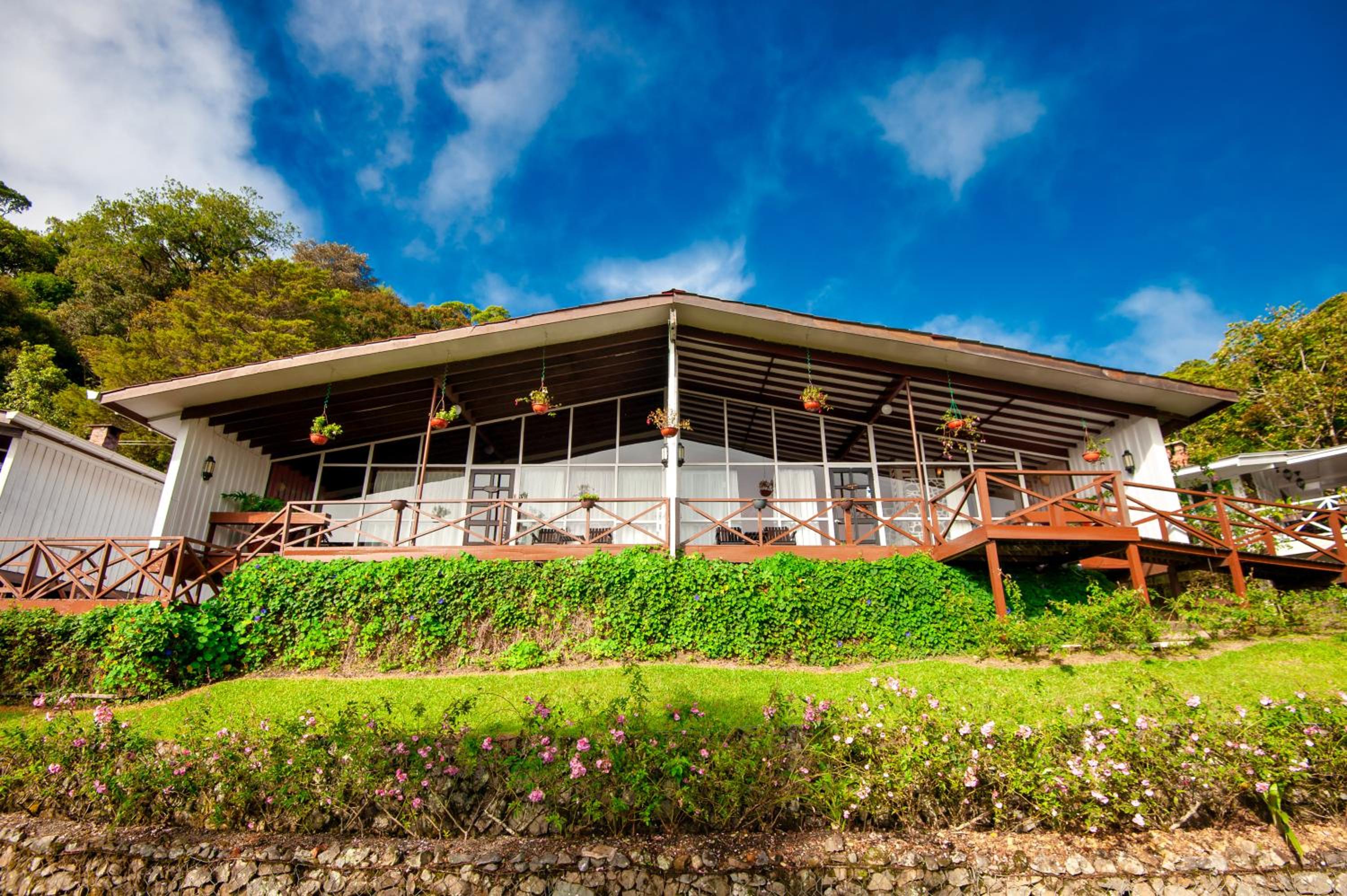Peak Lodge - Photo 1
