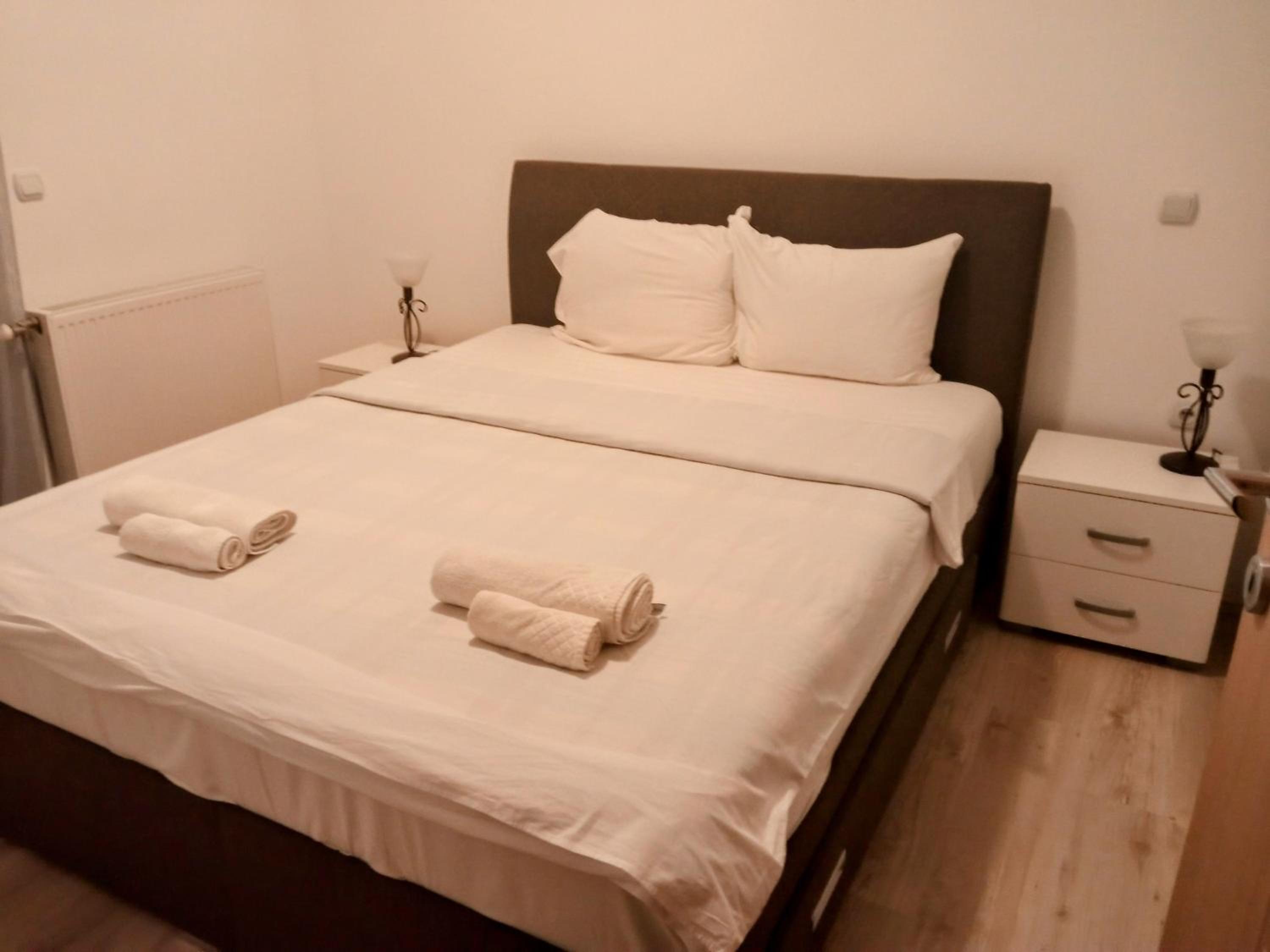 Two-Bedroom Apartment - Photo 2