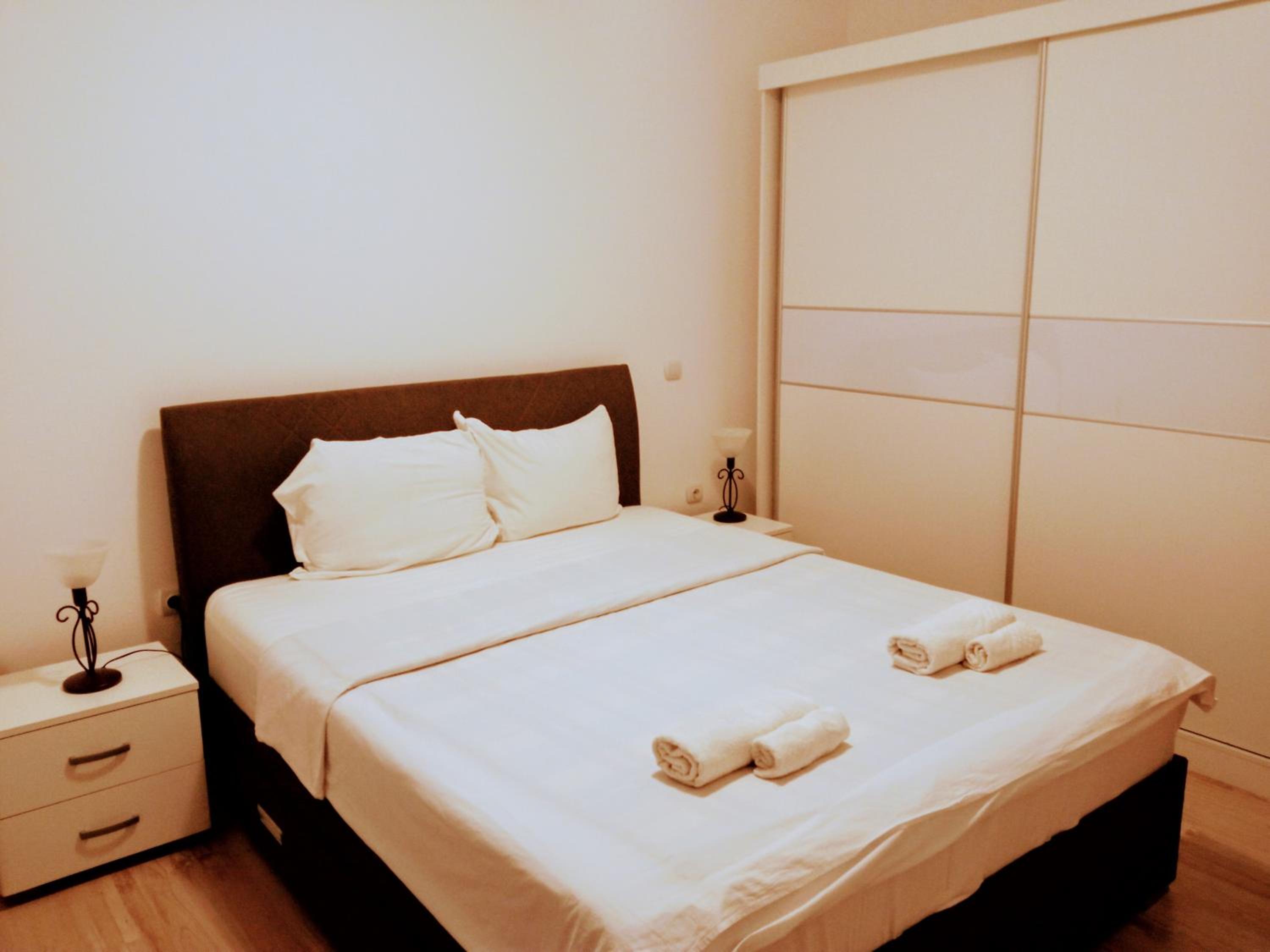 Two-Bedroom Apartment - Photo 3