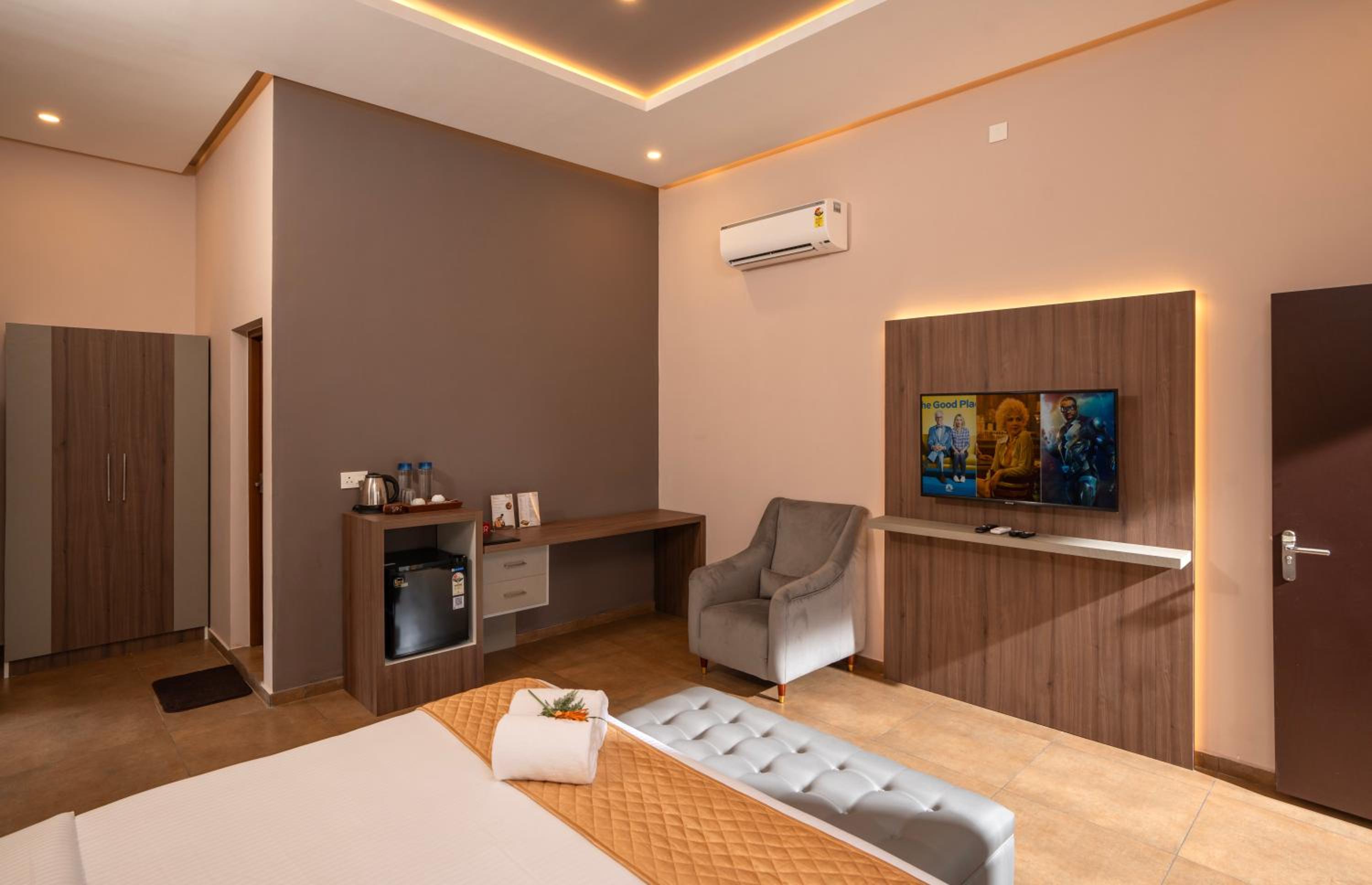 Deluxe King Room photo 3