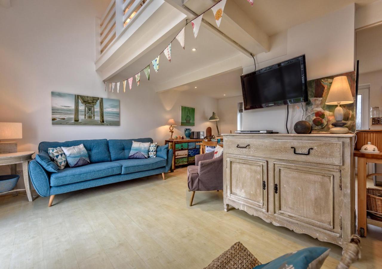 Three-Bedroom Apartment photo 1