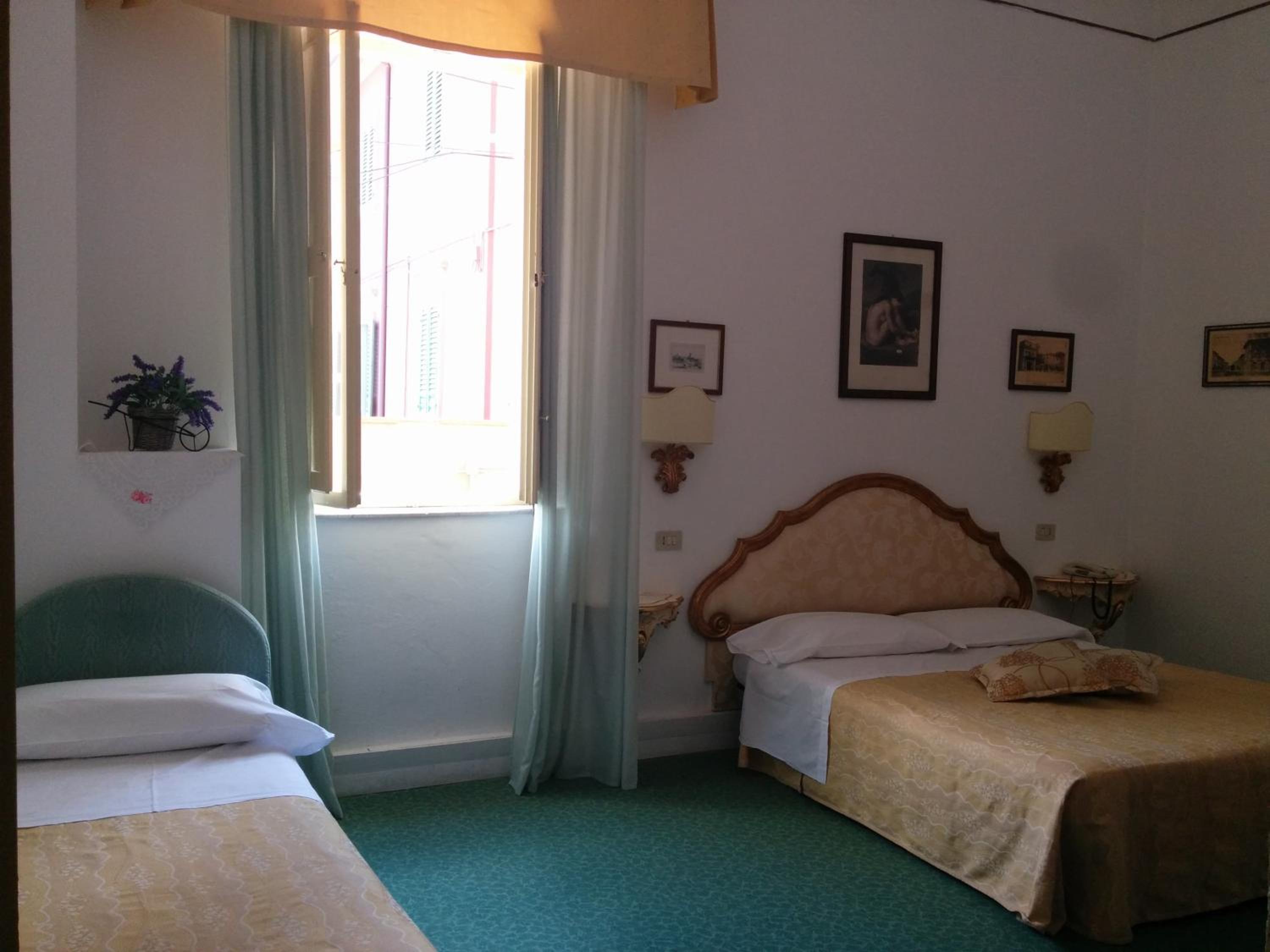 Triple Room - Photo 1