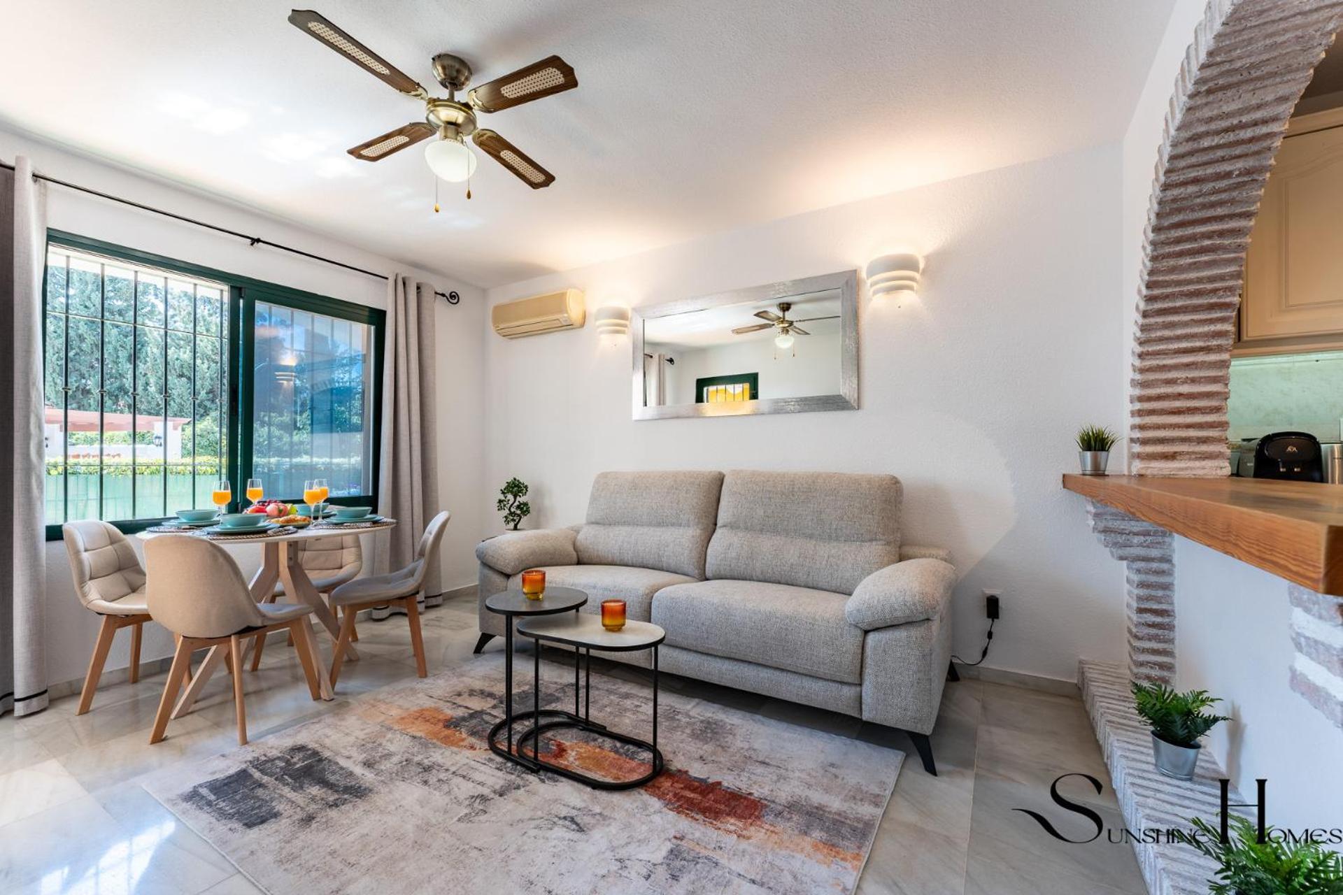 Apartamento con vista a la piscina