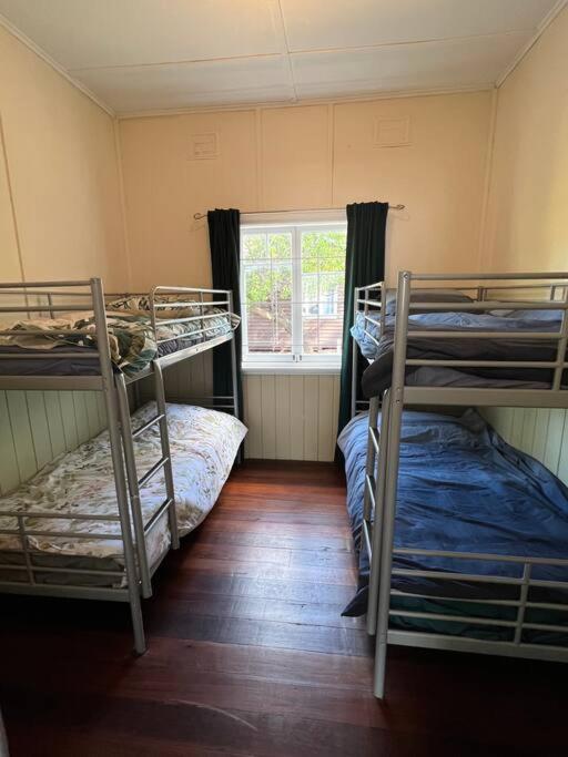 Three-Bedroom House photo 3