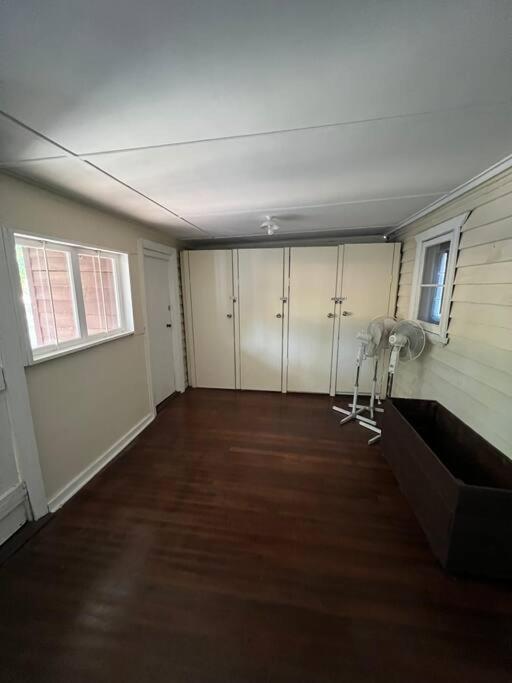 Three-Bedroom House photo 2