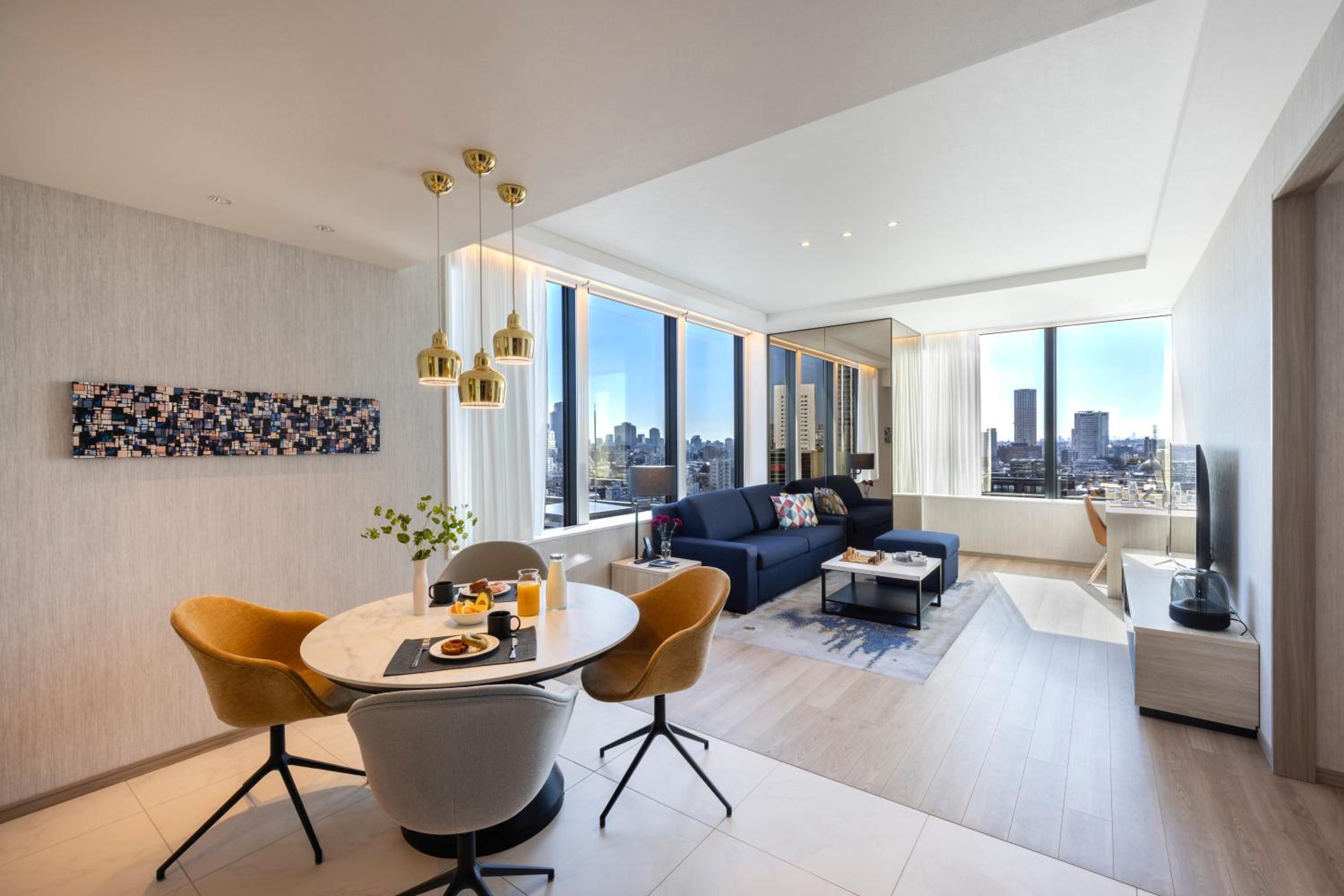 Deluxe King Suite