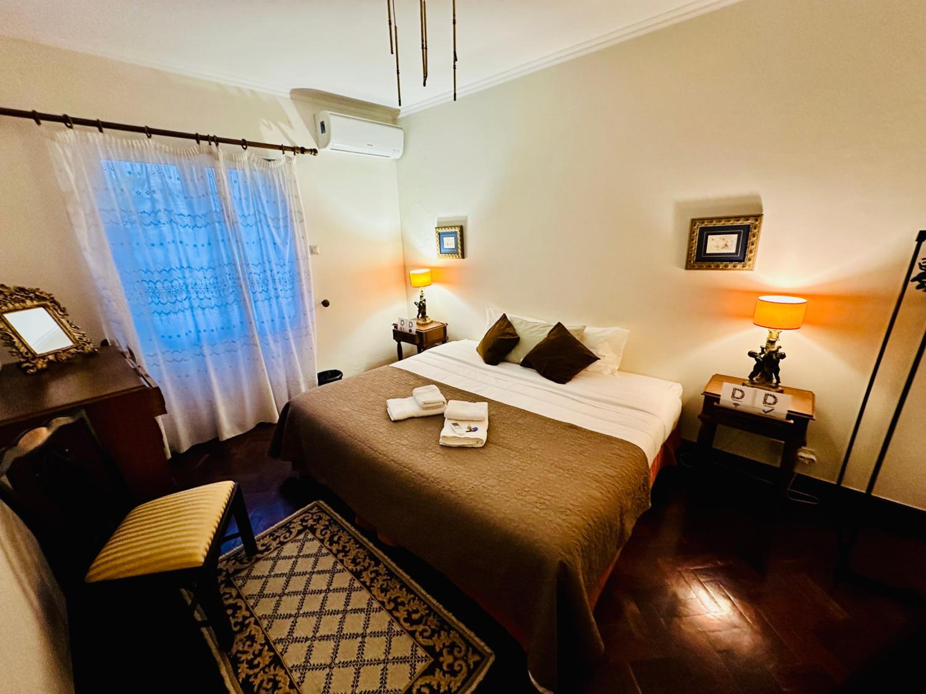 Deluxe Queen Room