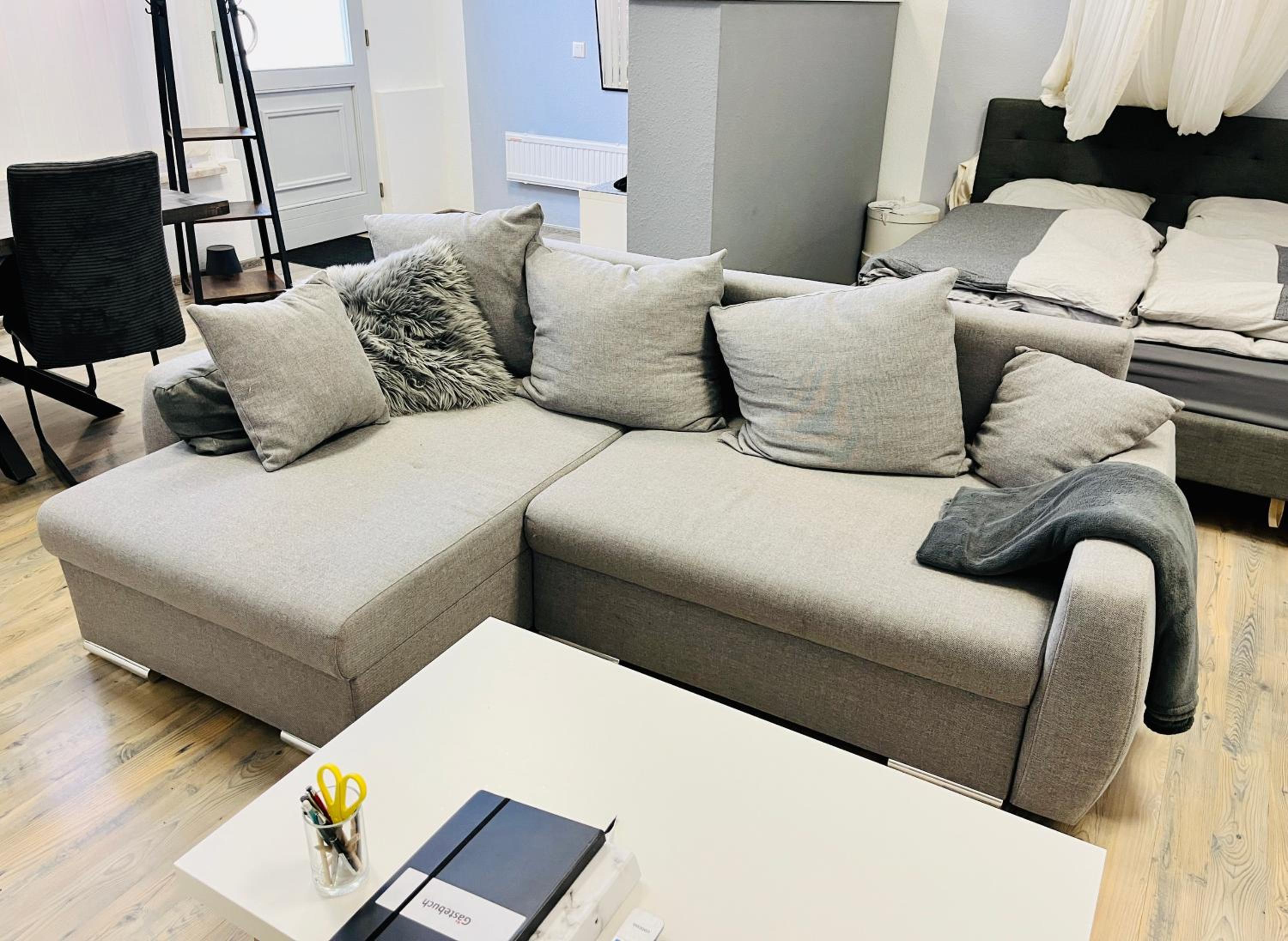One-Bedroom Apartment photo 2