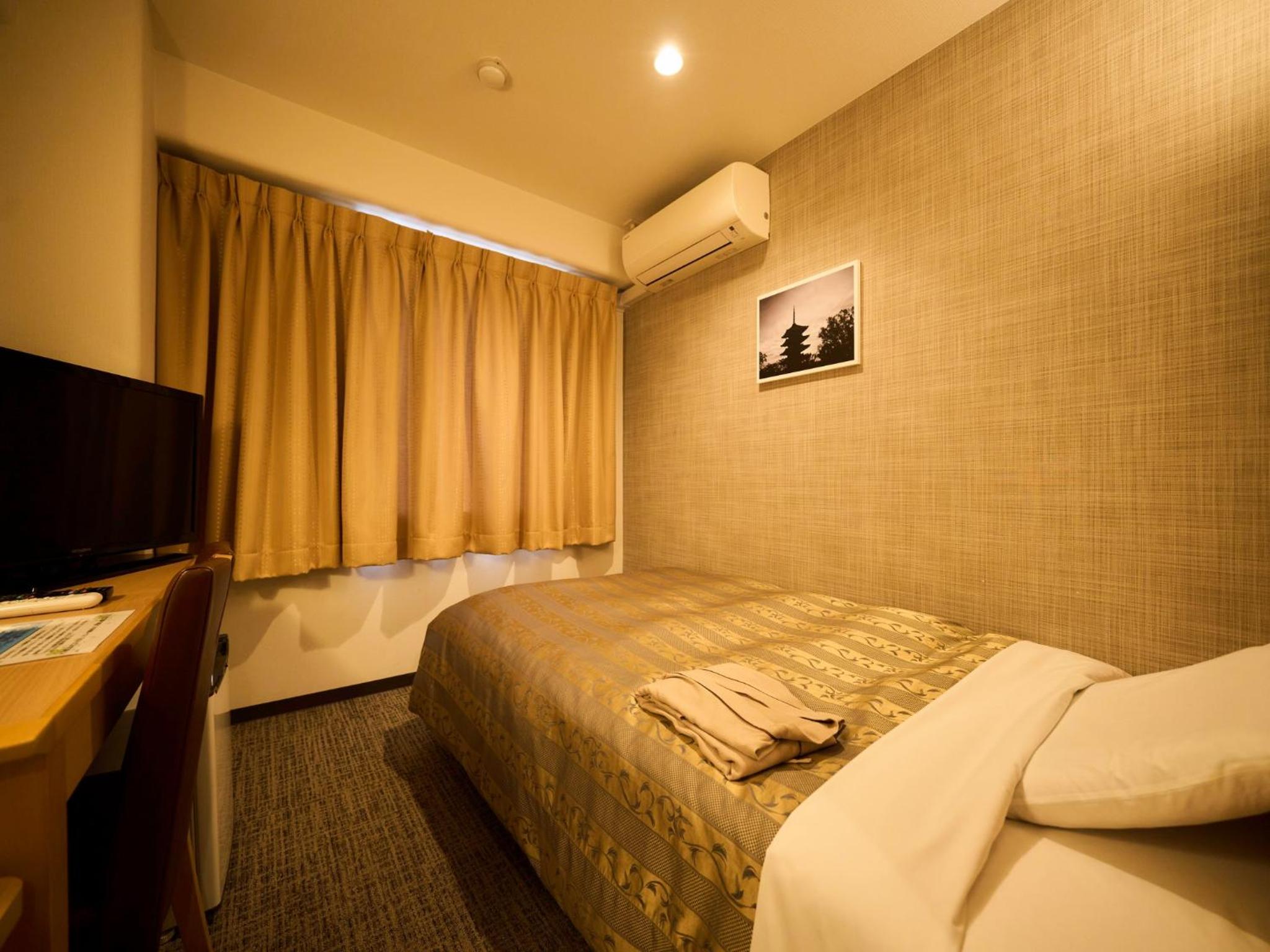Single Room - Main Building photo 2