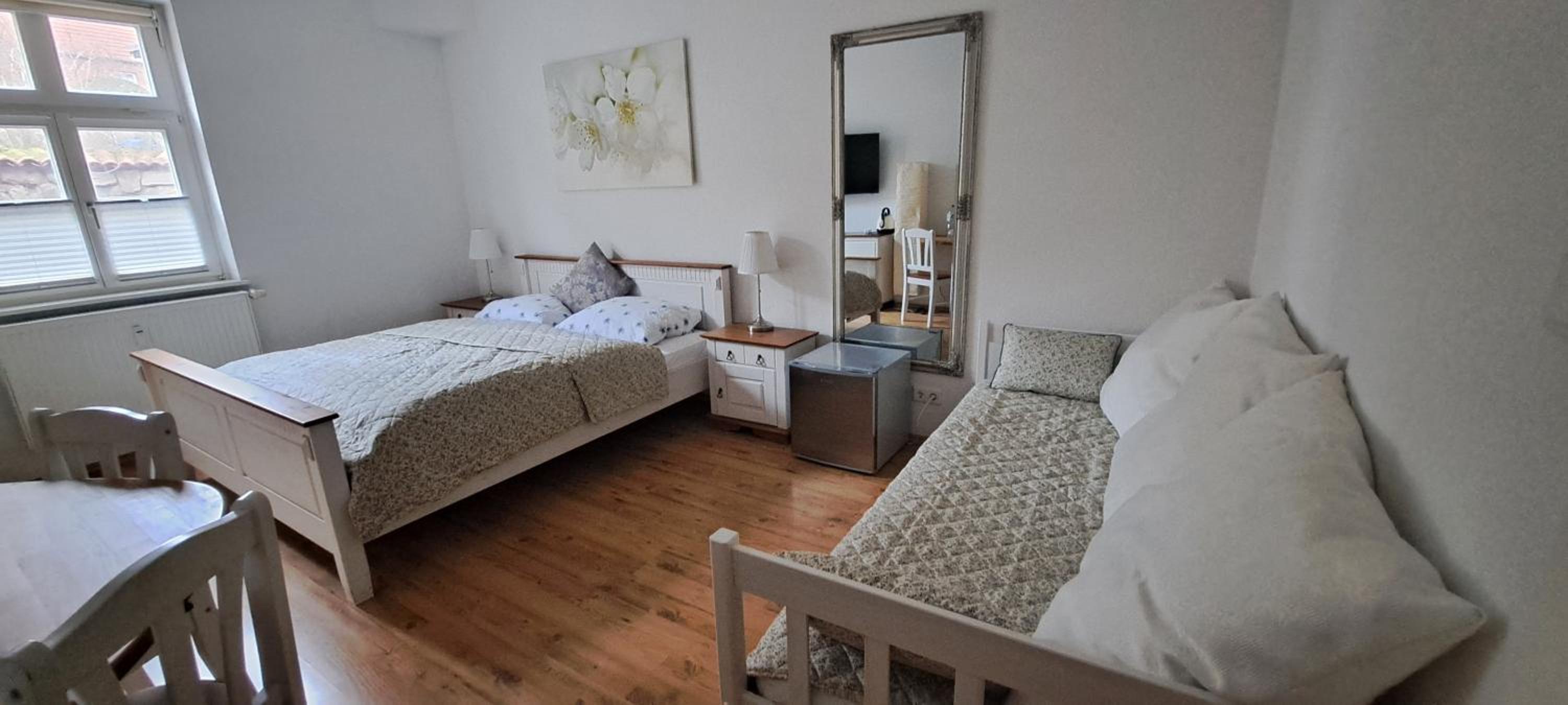 Large Double Room photo 1