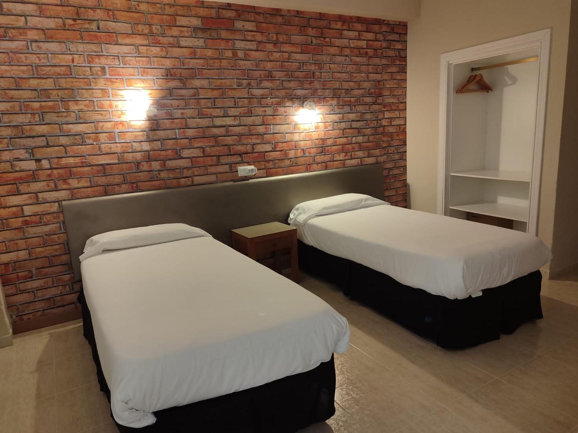 Deluxe Twin Room - Photo 1